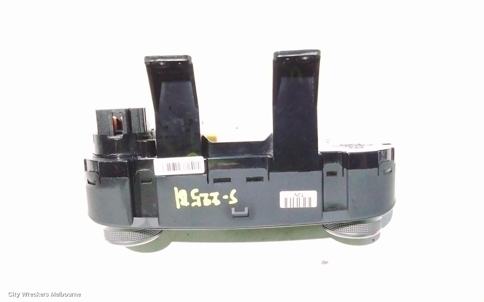 HYUNDAI IX35 HEATER/AC CONTROLS, LM SERIES, STANDARD TYPE (2 BUTTONS ON TOP), 11/2009 - 09/2013