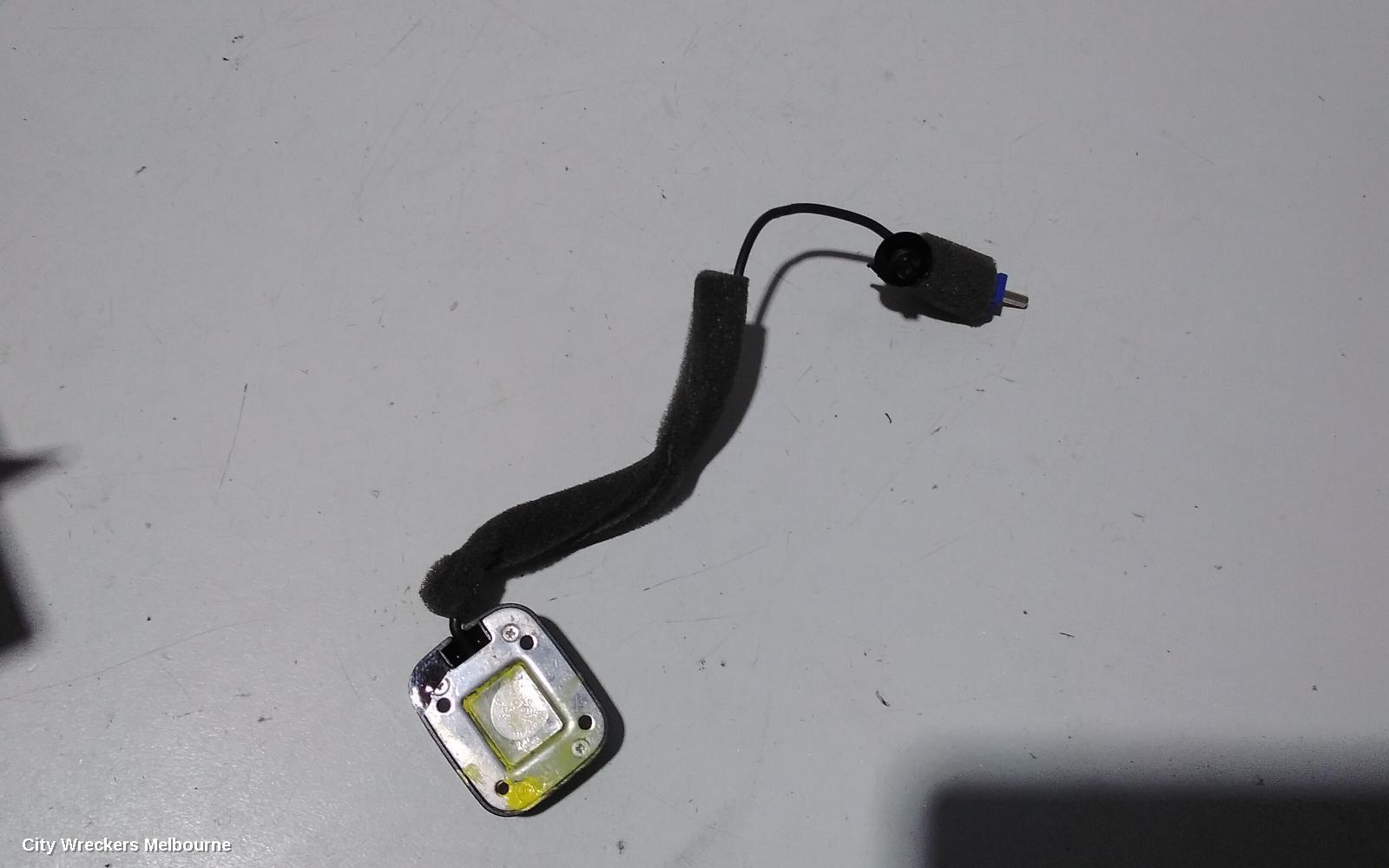 HOLDEN CAPTIVA RADIO/CD/DVD/SAT/TV, DISPLAY UNIT SURROUND ONLY, SAT NAV TYPE, CG, 01/2011 - 09/2015