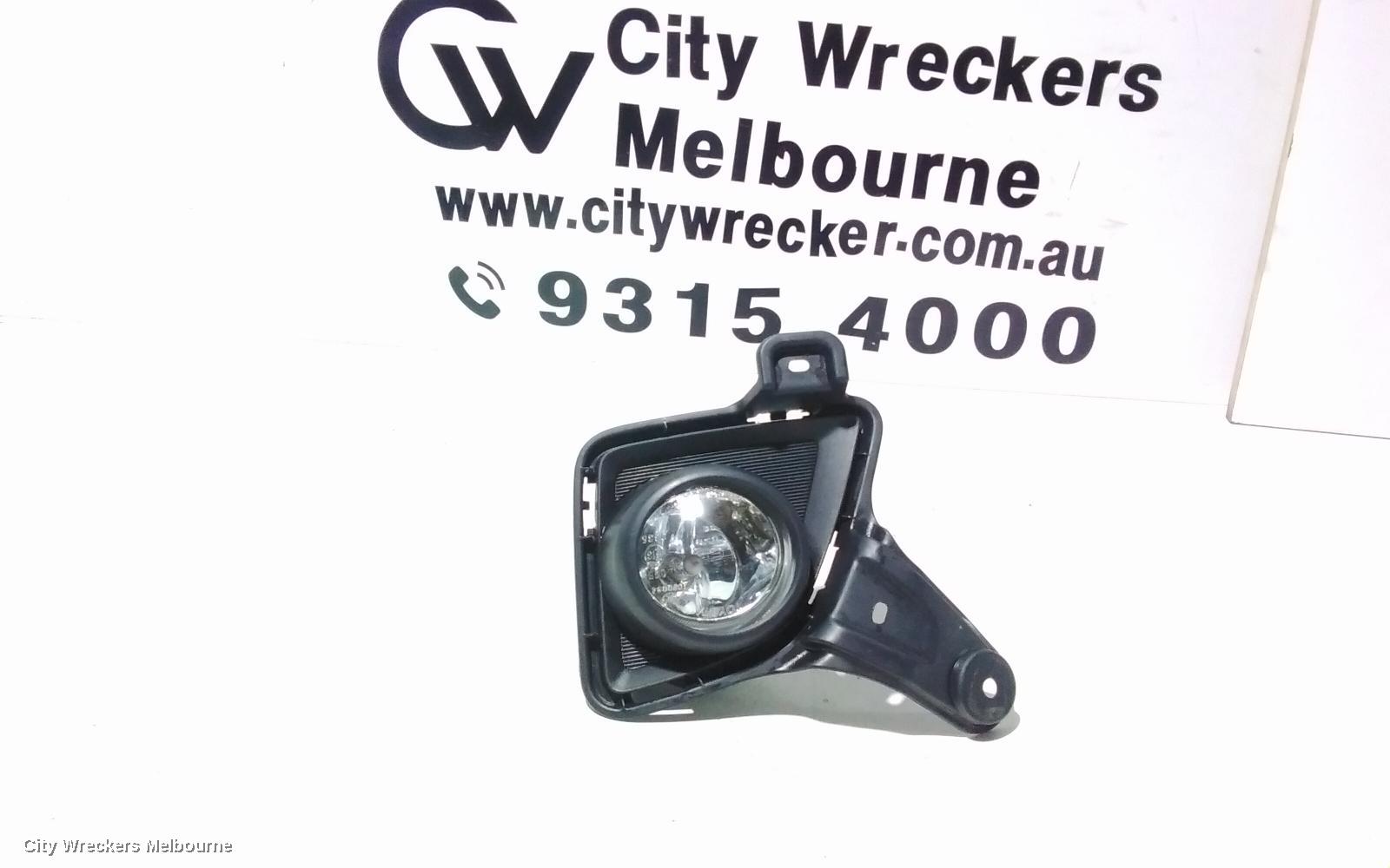 TOYOTA HIACE LEFT INDICATOR/FOG/SIDE, BUMPER FOGLAMP, TRH/KDH, 03/2005 - 04/2019