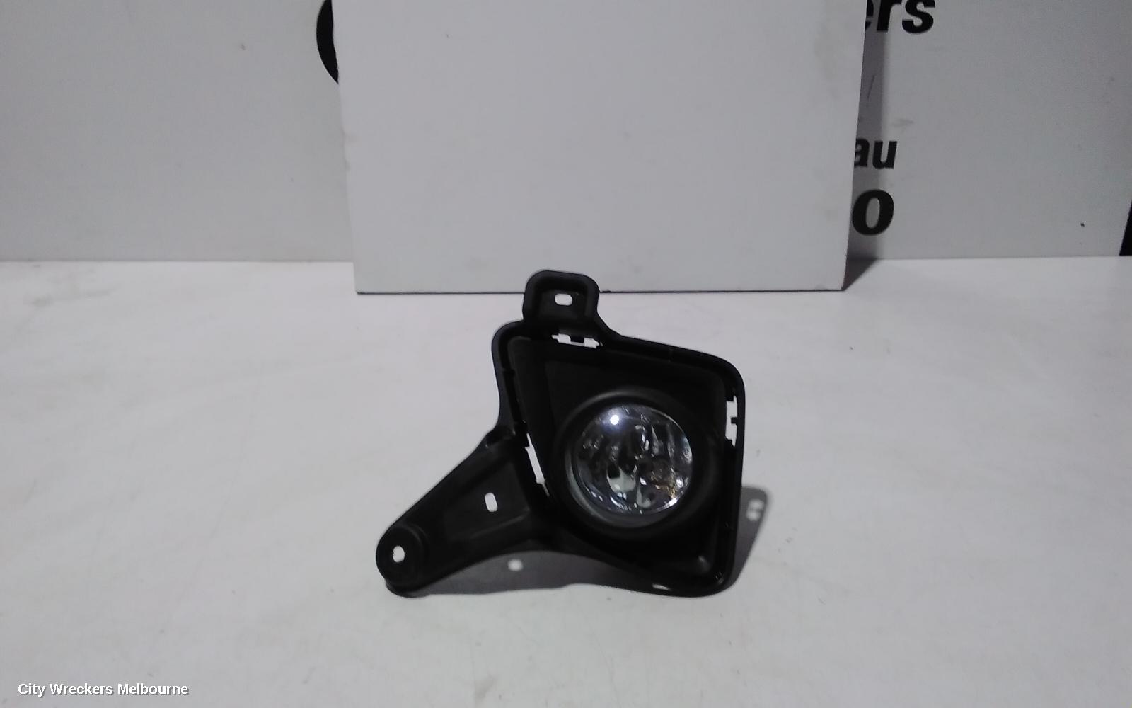 TOYOTA HIACE RIGHT INDICATOR/FOG/SIDE, BUMPER FOGLAMP, TRH/KDH, 03/2005 - 04/2019