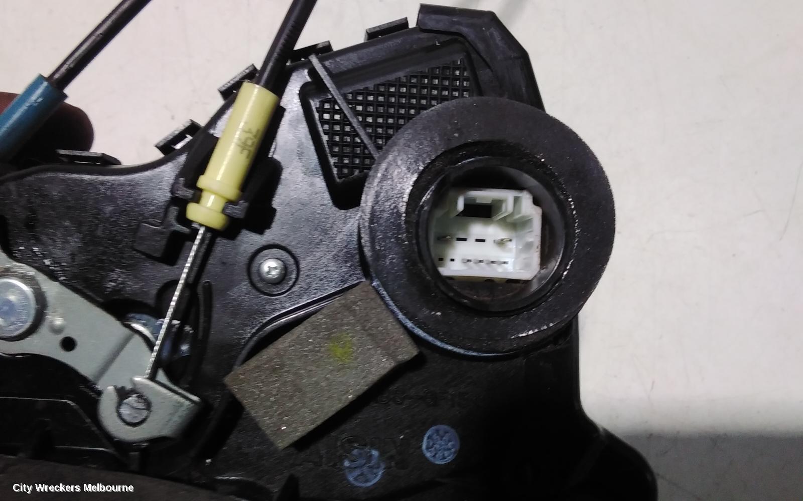 TOYOTA HIACE DOOR/BOOT/GATE LOCK, RIGHT FRONT DOOR LOCK, TRH/KDH, 03/2005 - 04/2019