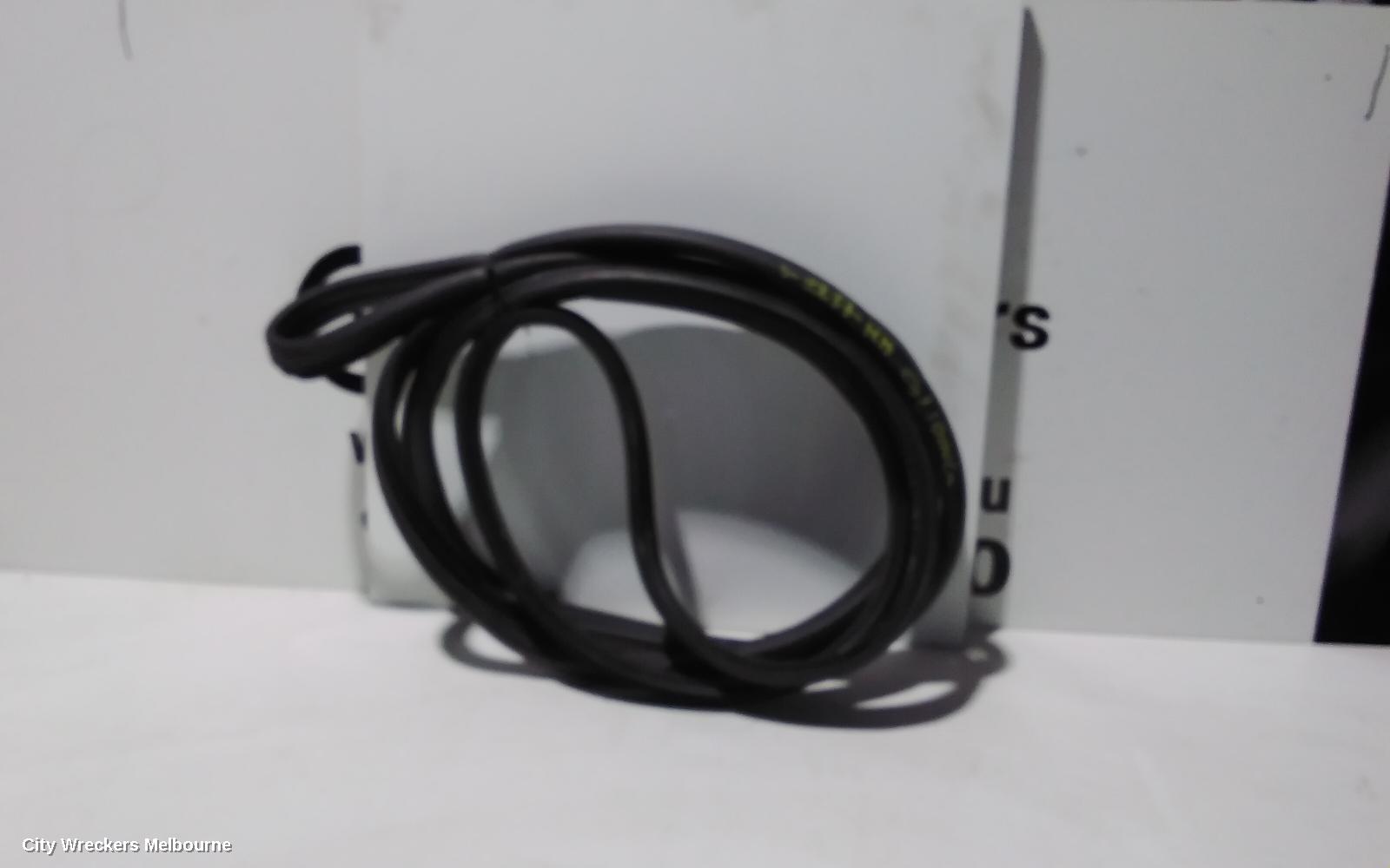 TOYOTA HIACE DOOR MOULD, RHR SLIDING DOOR SEAL ON THE BODY: 102306, SILL PANEL, RH SIDE, LWB TYPE, 03/2005 - 03/2019