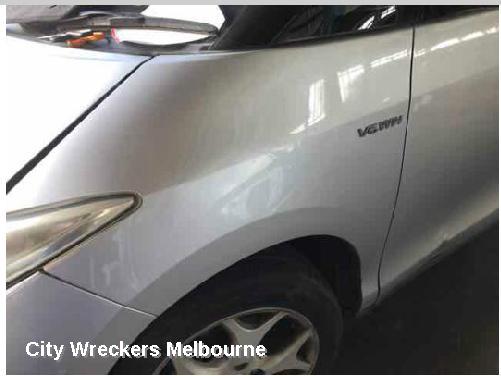 TOYOTA TARAGO LEFT GUARD, ACR50R, 03/2006 - 06/2020