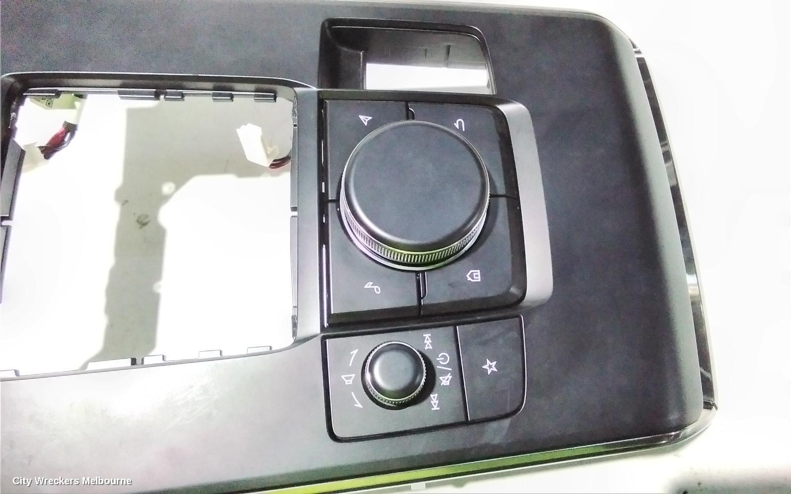 MAZDA MX30 RADIO/CD/DVD/SAT/TV, HEAD UNIT, DR, 11/2020 ONWARDS