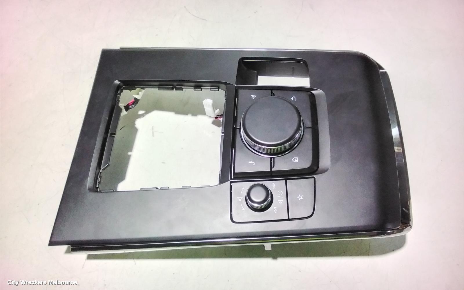 MAZDA MX30 RADIO/CD/DVD/SAT/TV, HEAD UNIT, DR, 11/2020 ONWARDS