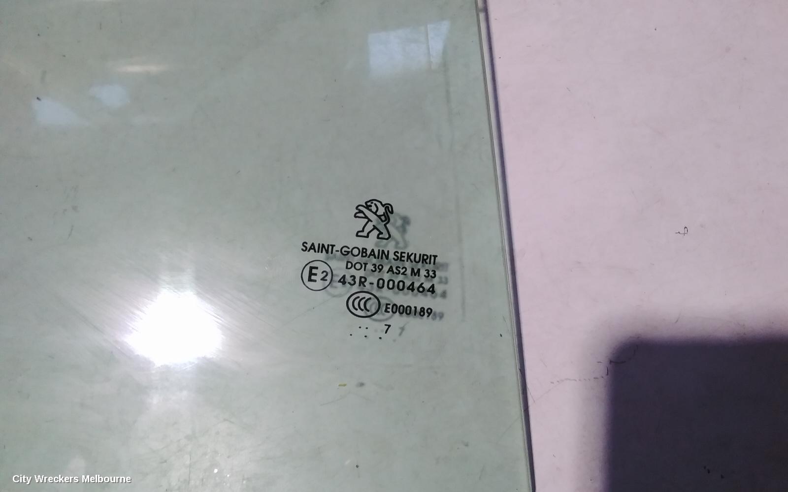 PEUGEOT 308 RIGHT REAR DOOR WINDOW, T9, 10/2014 - 05/2021