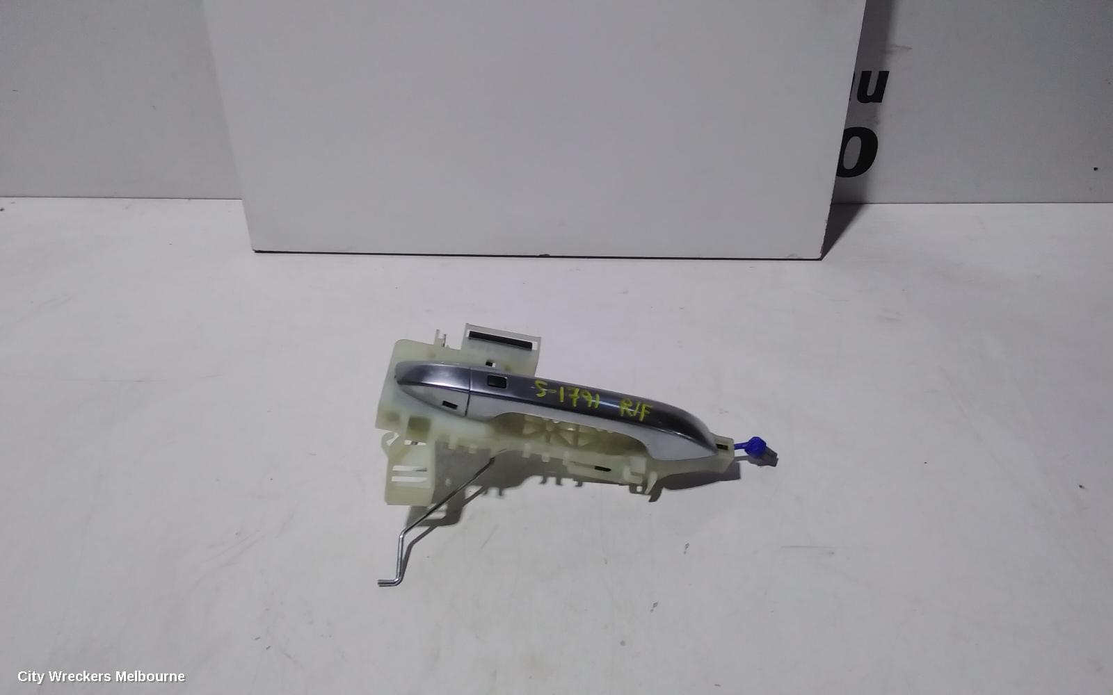 KIA SELTOS DOOR HANDLE, OUTER, RH FRONT, BRUSHED CHROME TYPE, SP2, 07/2019 ONWARDS
