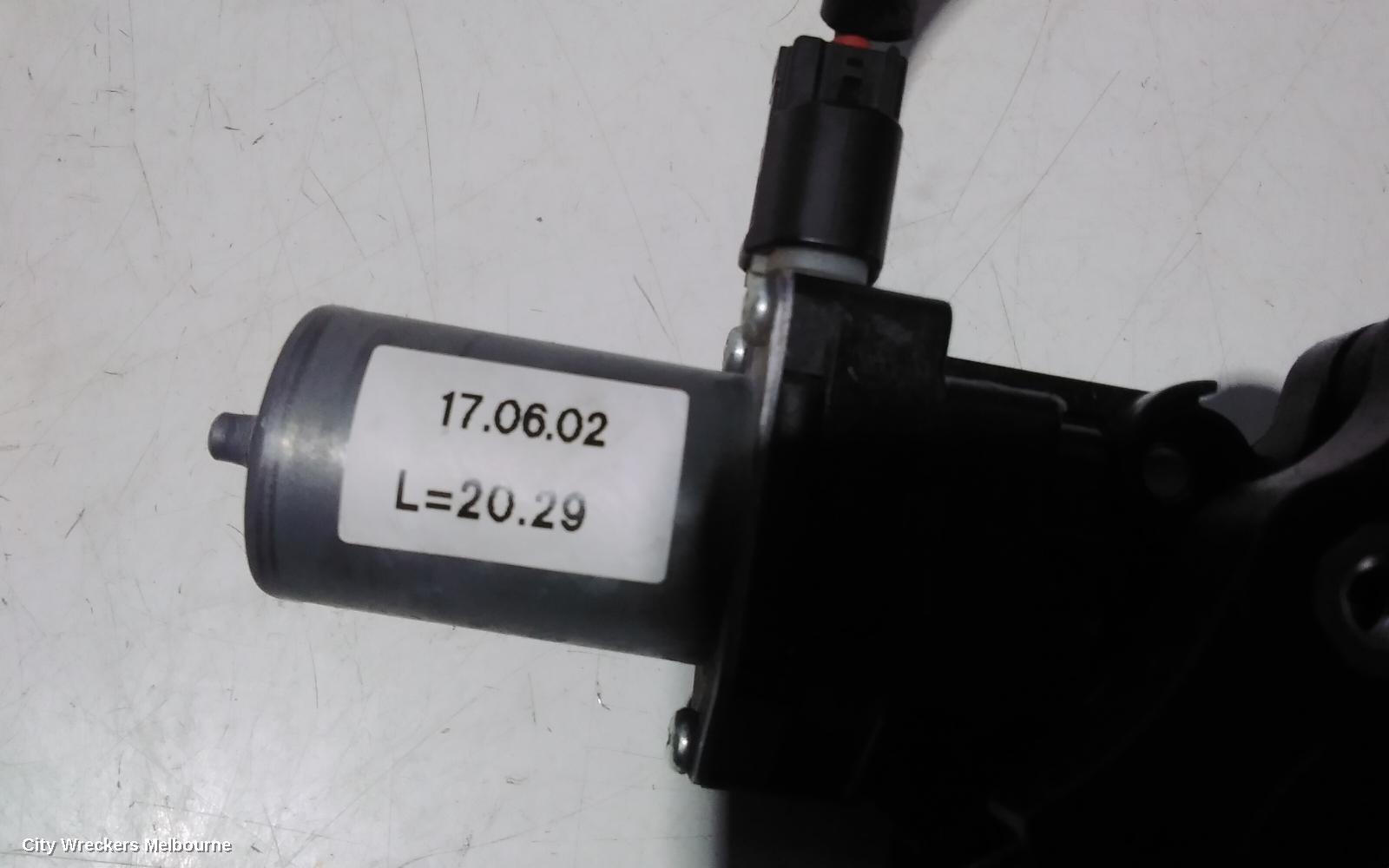 SUZUKI SWIFT RIGHT FRONT WINDOW REG/MOTOR, AZ, 04/2017 - 03/2025