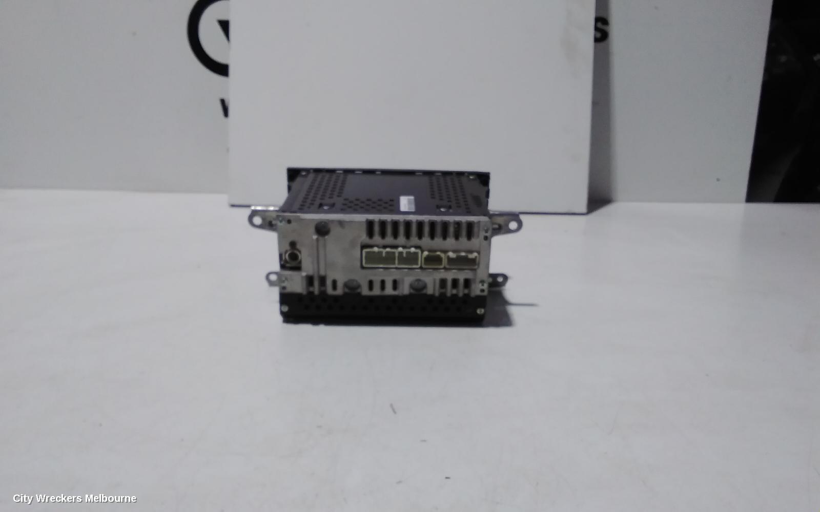 TOYOTA HIACE RADIO/CD/DVD/SAT/TV, SINGLE DISC CD PLAYER (P/N ON FACE 12848), TRH/KDH, 03/2005 - 04/2019