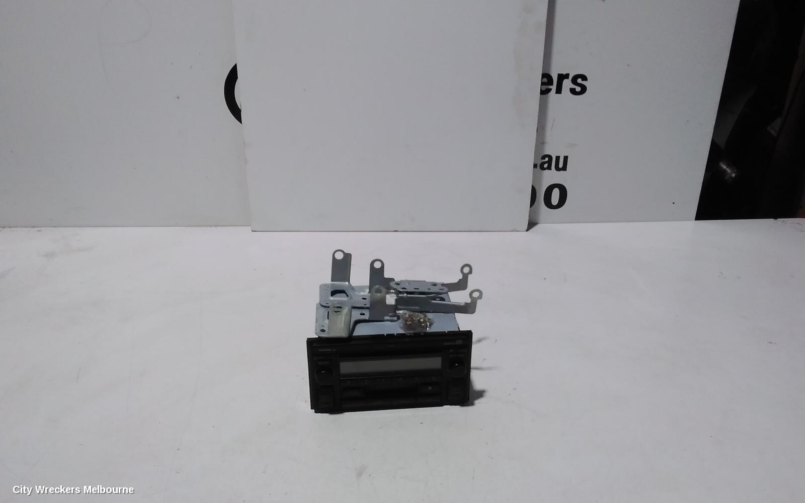 TOYOTA KLUGER RADIO/CD/DVD/SAT/TV, RADIO/TAPE/CD, MCU28R, CV,01/2001 - 04/2007