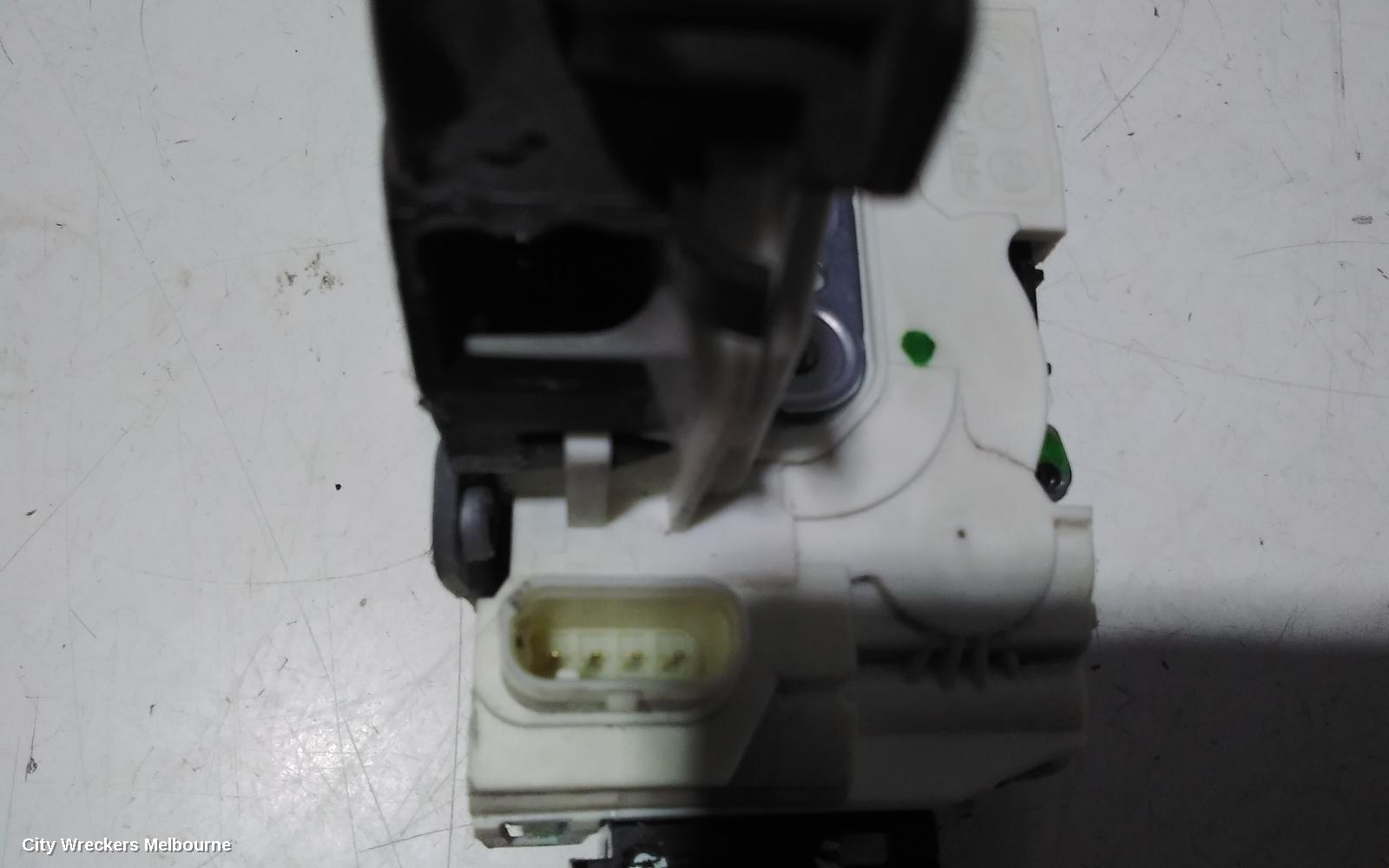 MERCEDES C CLASS DOOR/BOOT/GATE LOCK, RIGHT FRONT DOOR LOCK, W204/S204, W/ KEYLESS ENTRY TYPE, 07/2007 - 07/2014