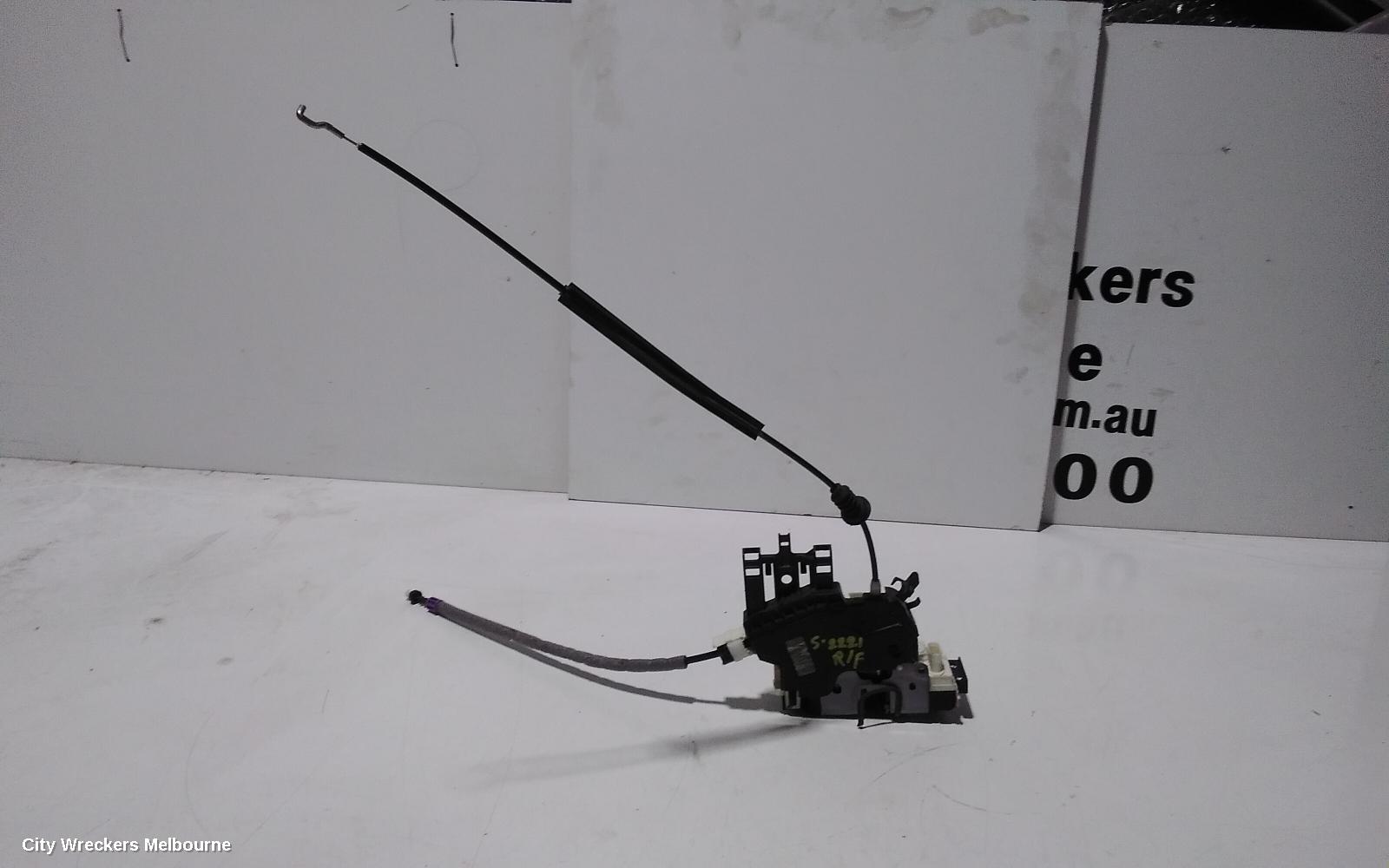 MERCEDES C CLASS DOOR/BOOT/GATE LOCK, RIGHT FRONT DOOR LOCK, W204/S204, W/ KEYLESS ENTRY TYPE, 07/2007 - 07/2014