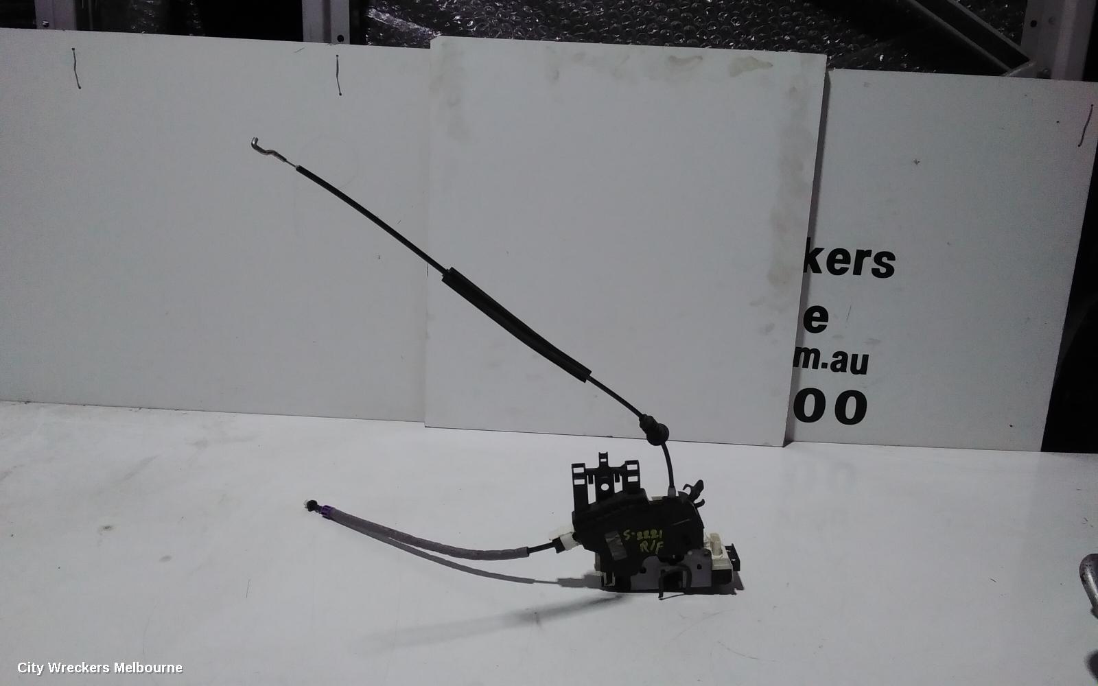 MERCEDES C CLASS DOOR/BOOT/GATE LOCK, RIGHT FRONT DOOR LOCK, W204/S204, W/ KEYLESS ENTRY TYPE, 07/2007 - 07/2014