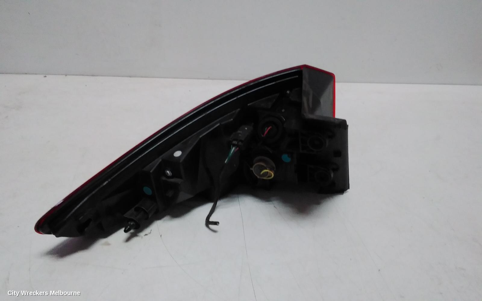 MG GS RIGHT TAILLIGHT, IN BODY, SAS2, 09/2016 - 08/2019