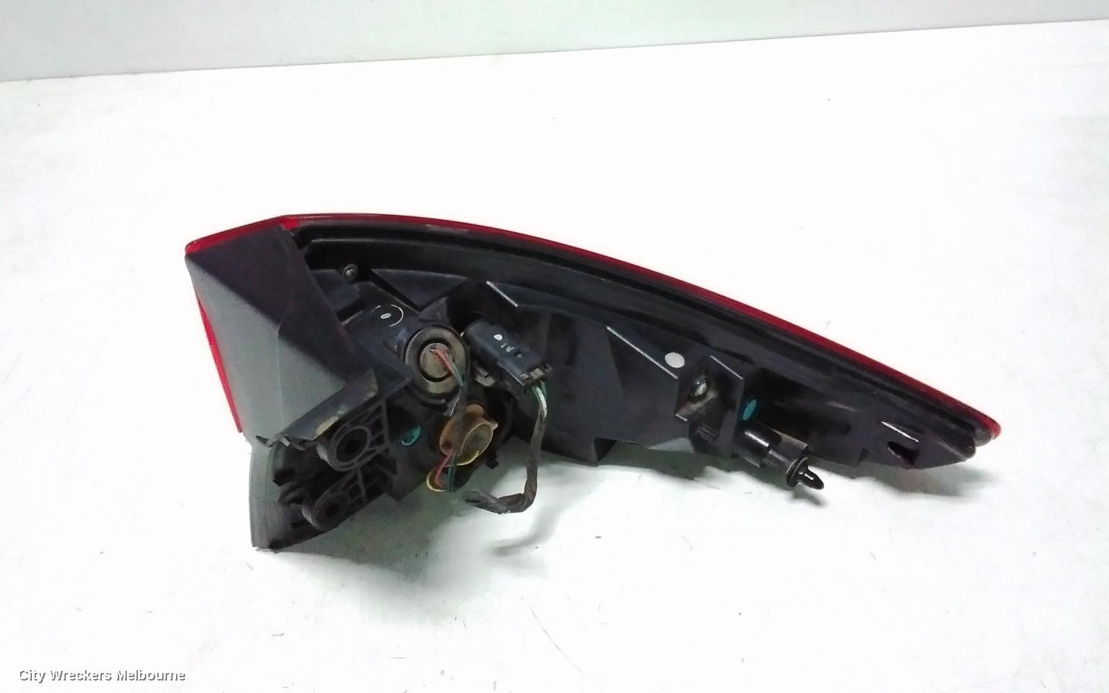 MG GS LEFT TAILLIGHT, IN BODY, SAS2, 09/2016 - 08/2019