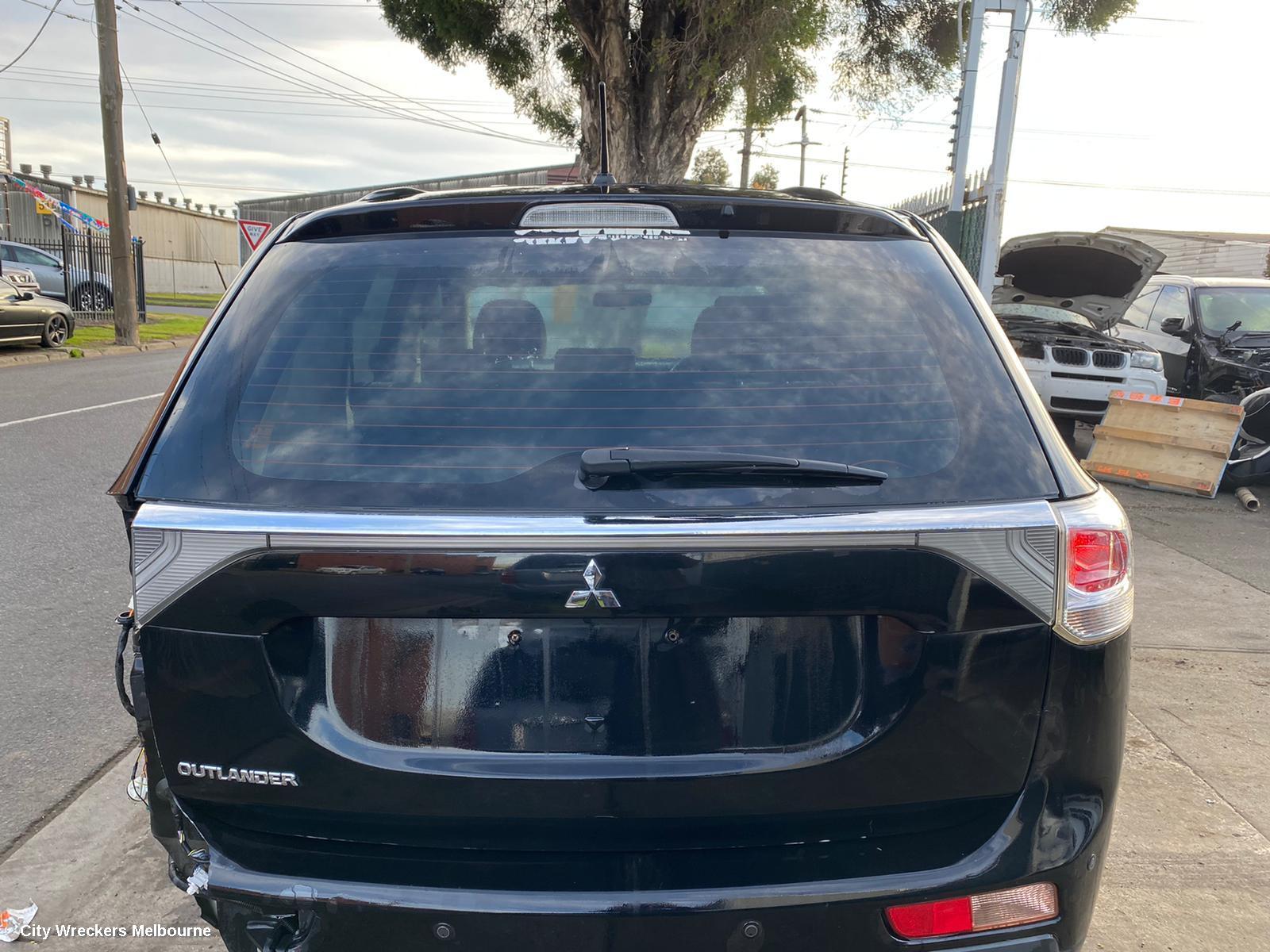 MITSUBISHI OUTLANDER LEFT DOOR MIRROR, ZJ, NON FLASHER TYPE (3 WIRE), 10/2012 - 03/2015