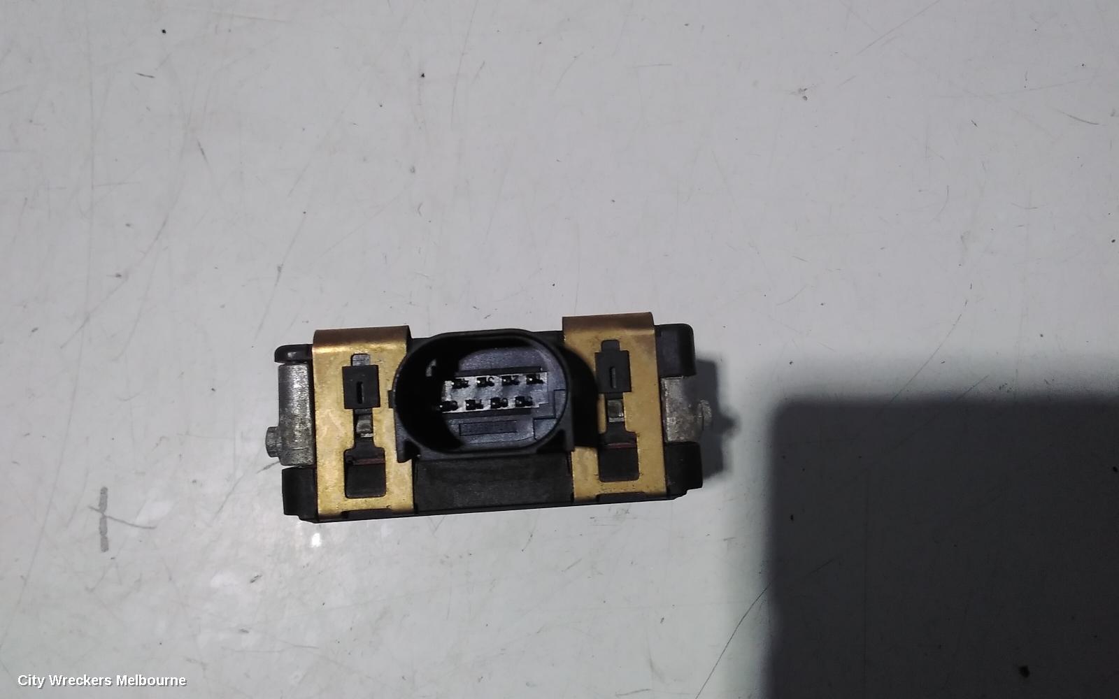 VOLKSWAGEN PASSAT, B8/MK7, 06/2015 - 05/2023, 3Q0.907.561.C ~  RB8 - RADAR SENSOR  WITH BRACKET: 102905