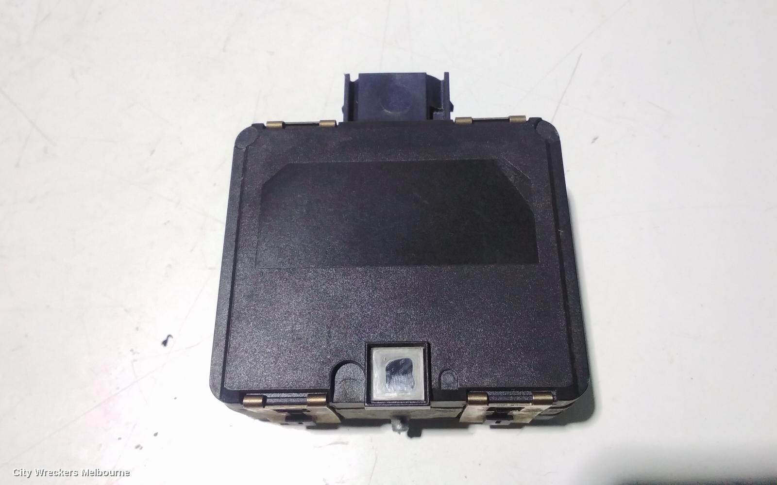 VOLKSWAGEN PASSAT, B8/MK7, 06/2015 - 05/2023, 3Q0.907.561.C ~  RB8 - RADAR SENSOR  WITH BRACKET: 102905