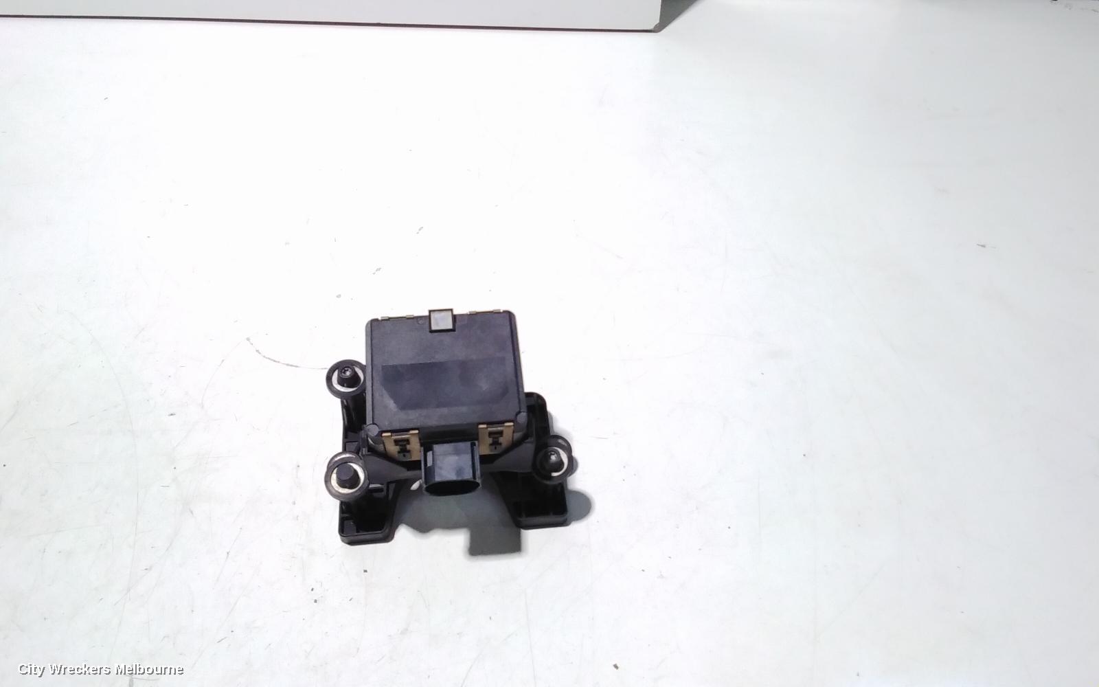 VOLKSWAGEN PASSAT, B8/MK7, 06/2015 - 05/2023, 3Q0.907.561.C ~  RB8 - RADAR SENSOR  WITH BRACKET: 102905