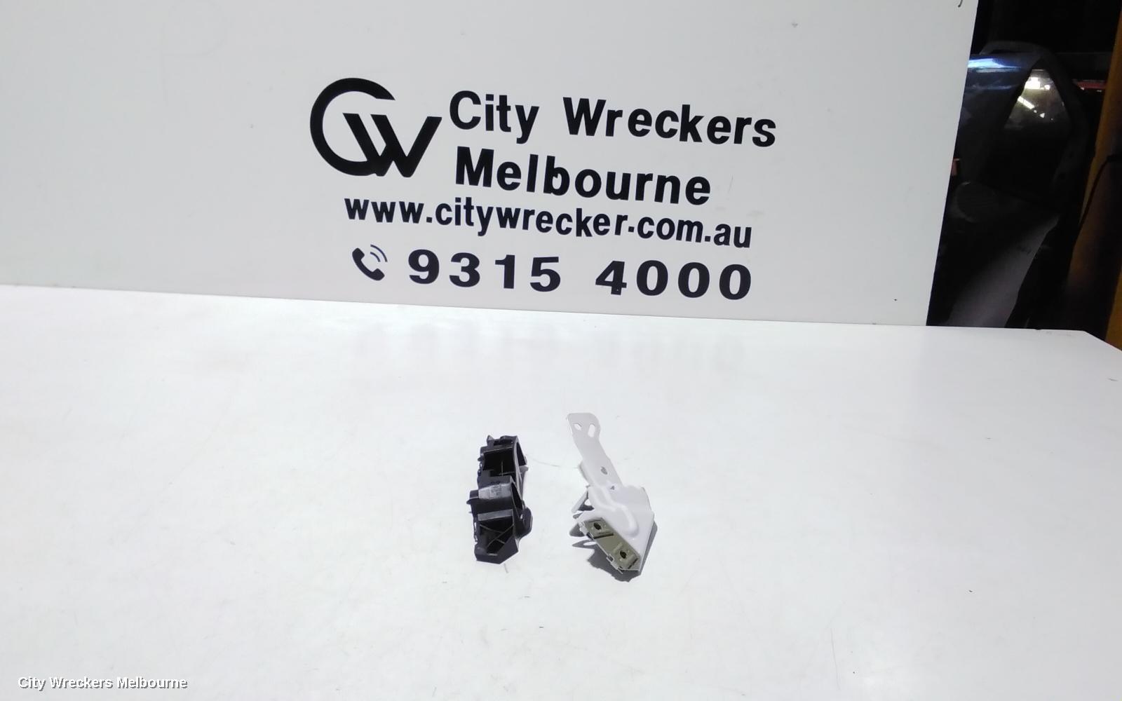 HOLDEN INSIGNIA, GA, 02/2015 - 01/2017, LEFT BAR SLID AND GUARD BRAKET  CHECK    : 102993