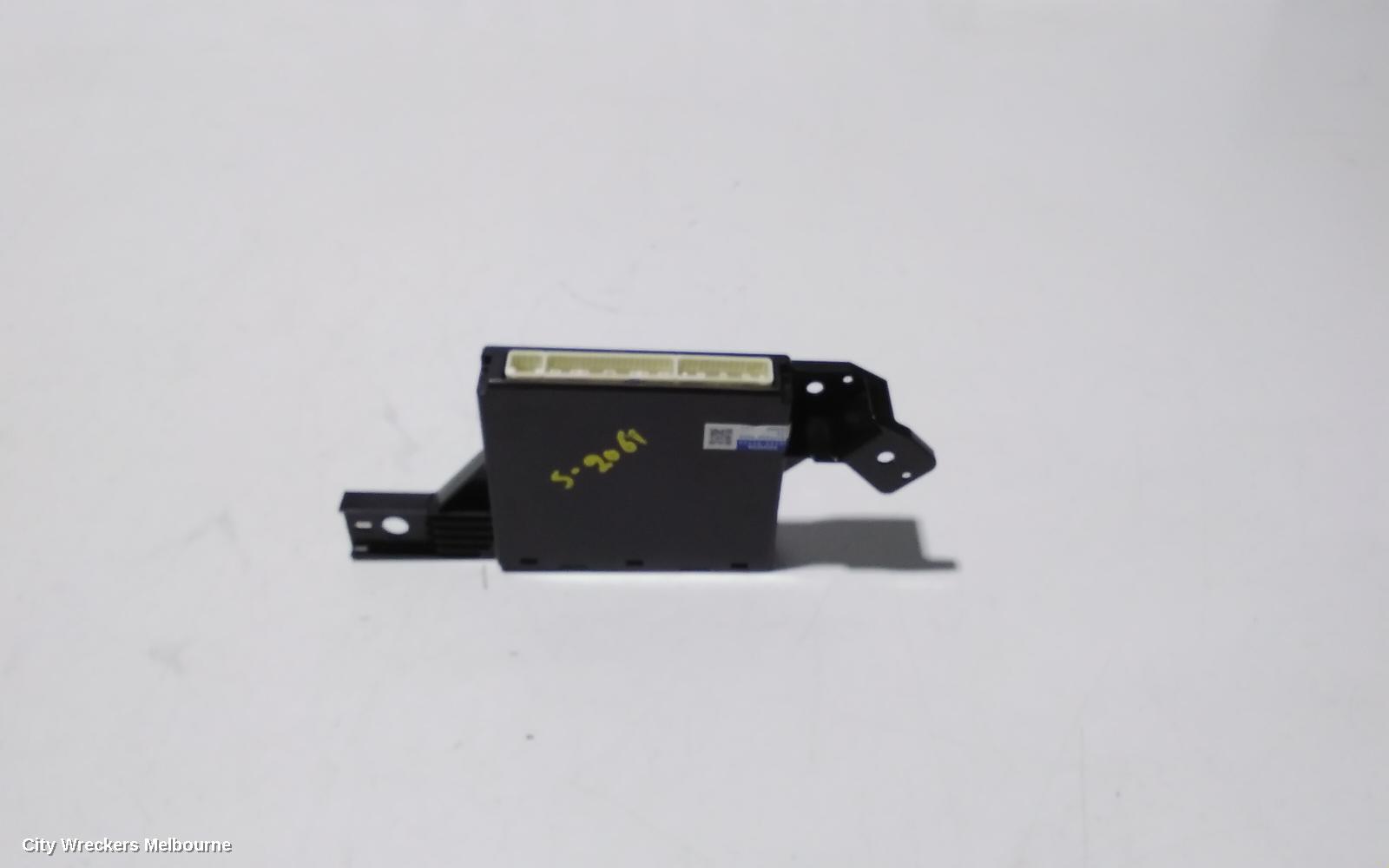 TOYOTA KLUGER RADIO/CD/DVD/SAT/TV, SINGLE DISC CD PLAYER (P/N ON FACE 100184), GSU40-GSU45, 05/2007 - 02/2014