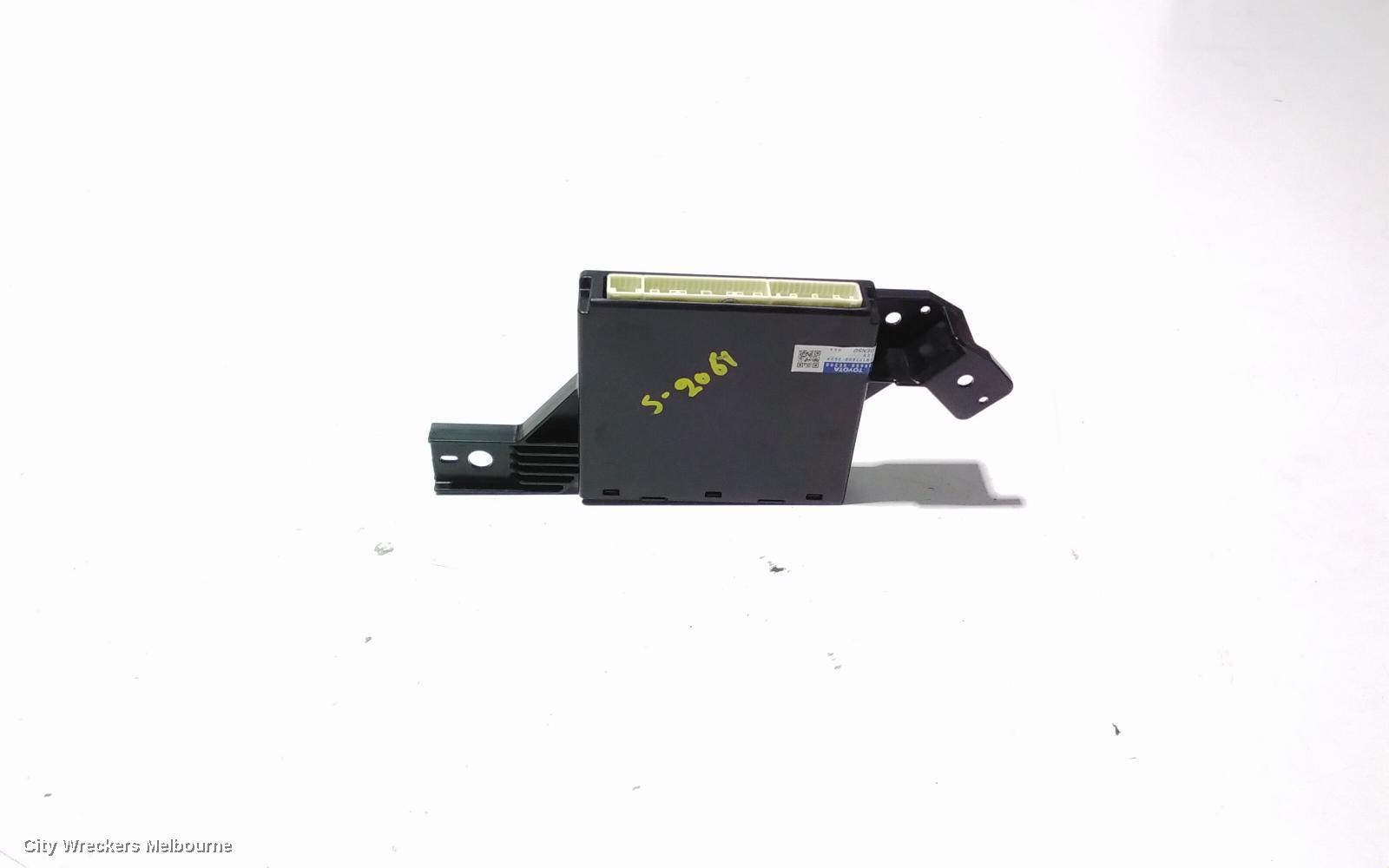 TOYOTA KLUGER RADIO/CD/DVD/SAT/TV, SINGLE DISC CD PLAYER (P/N ON FACE 100184), GSU40-GSU45, 05/2007 - 02/2014