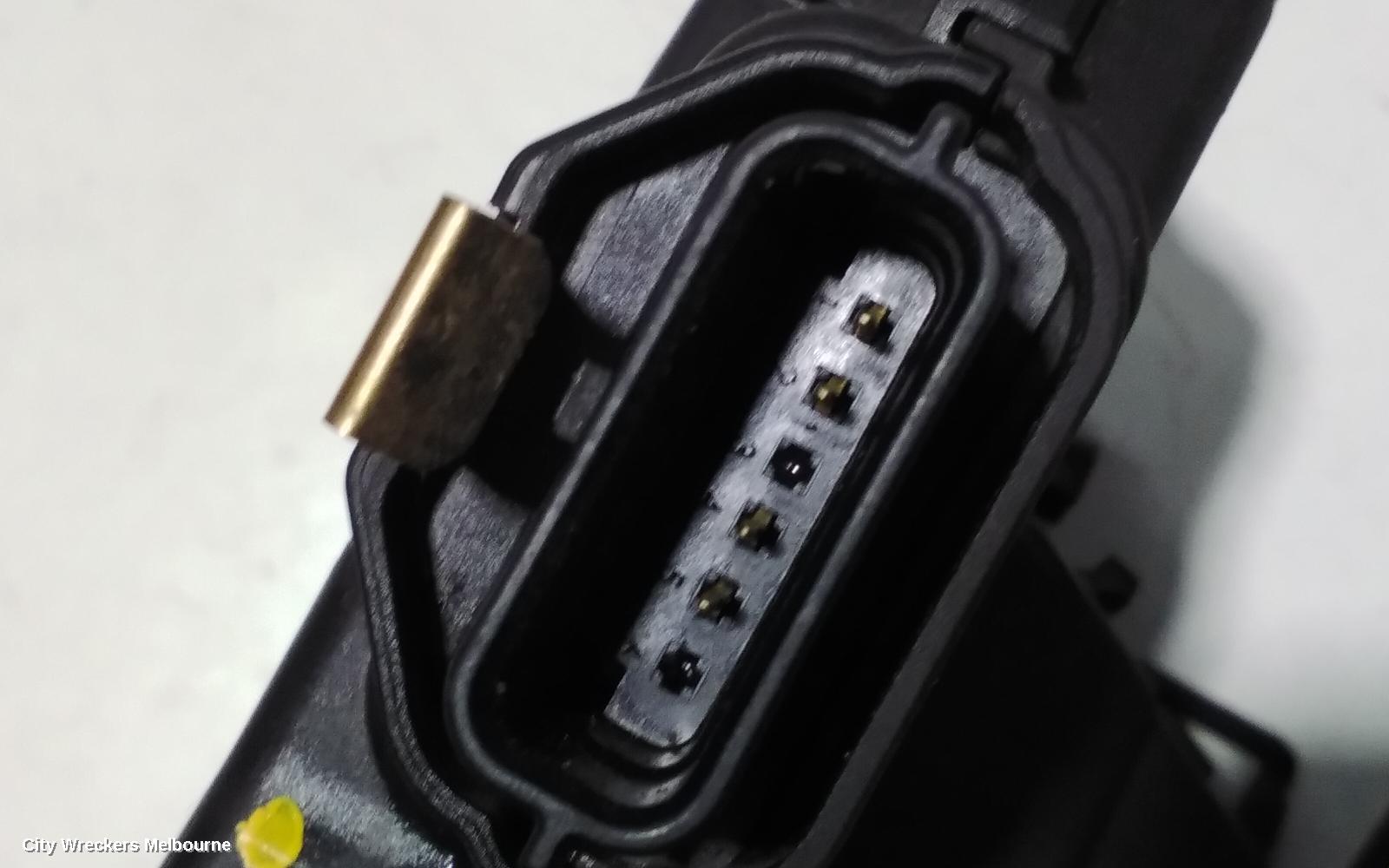 RENAULT CLIO DOOR/BOOT/GATE LOCK, LEFT REAR DOOR LOCK, P/N 825016604R, X98, 09/2013 - 10/2019