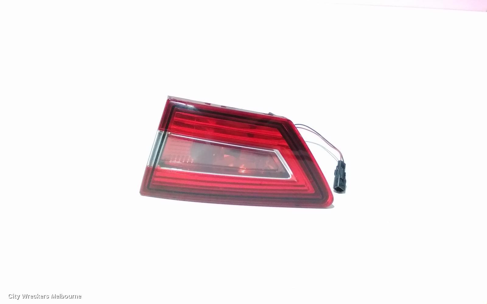 RENAULT CLIO REAR GARNISH, TAILGATE LAMP (RH SIDE), X98, NON LED TYPE, 09/2013 - 10/2019
