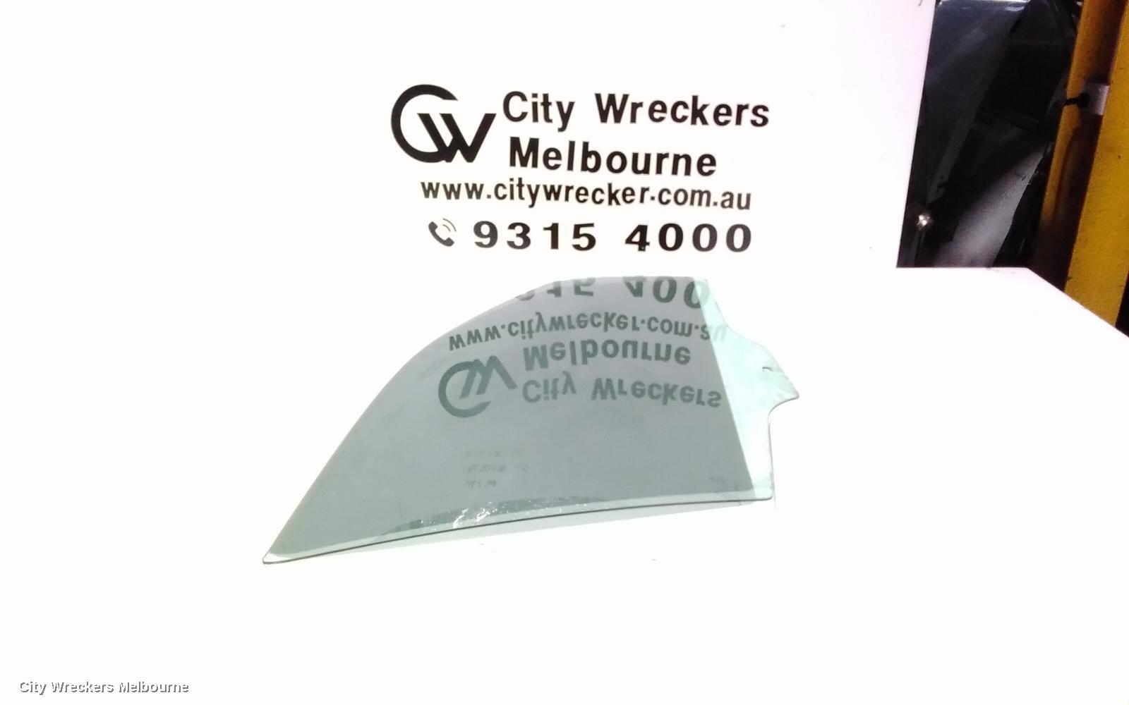 VOLKSWAGEN AMAROK RIGHT FRONT DOOR WINDOW, 2H, 12/2010 ONWARDS