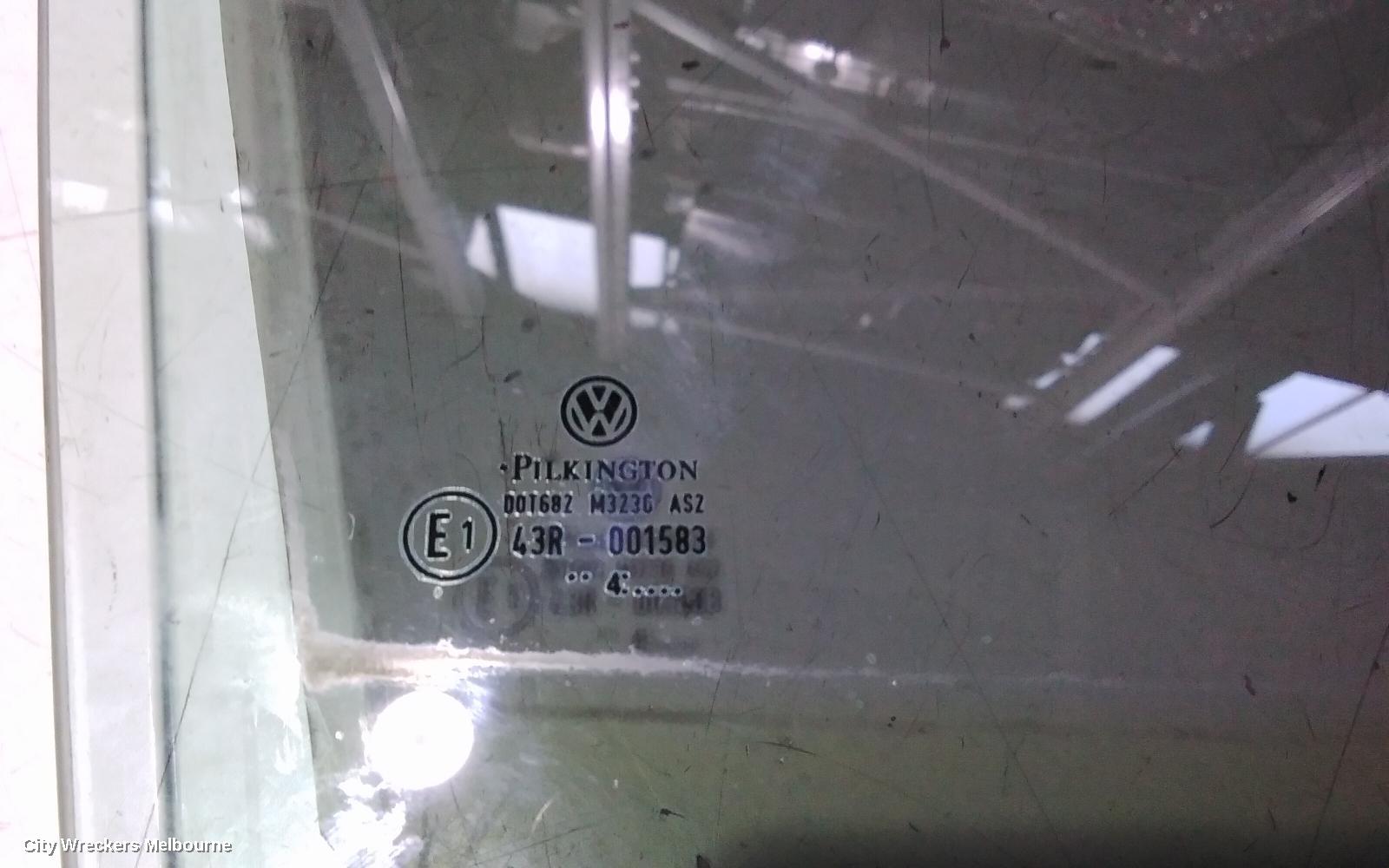 VOLKSWAGEN AMAROK RIGHT FRONT DOOR WINDOW, 2H, 12/2010 ONWARDS