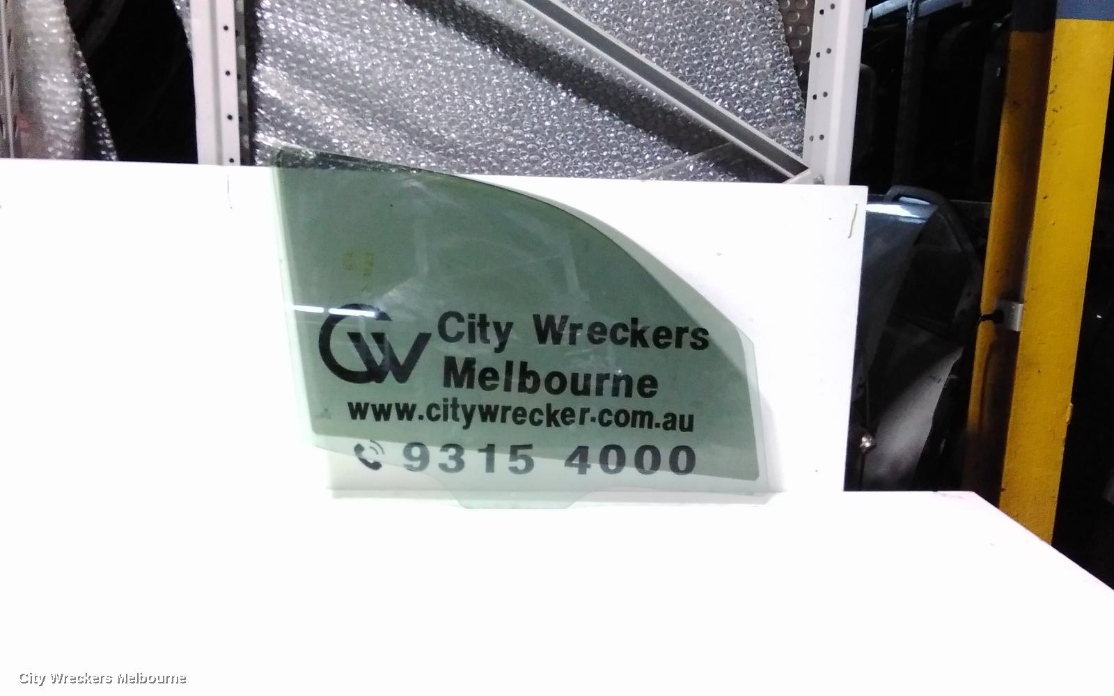 VOLKSWAGEN AMAROK RIGHT FRONT DOOR WINDOW, 2H, 12/2010 ONWARDS
