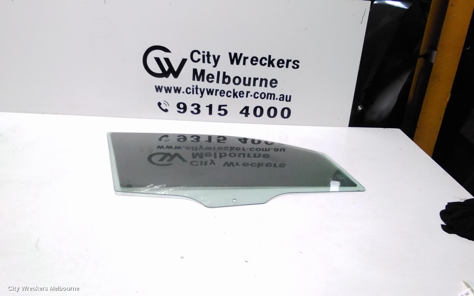 VOLKSWAGEN AMAROK RIGHT FRONT DOOR WINDOW, 2H, 12/2010 ONWARDS
