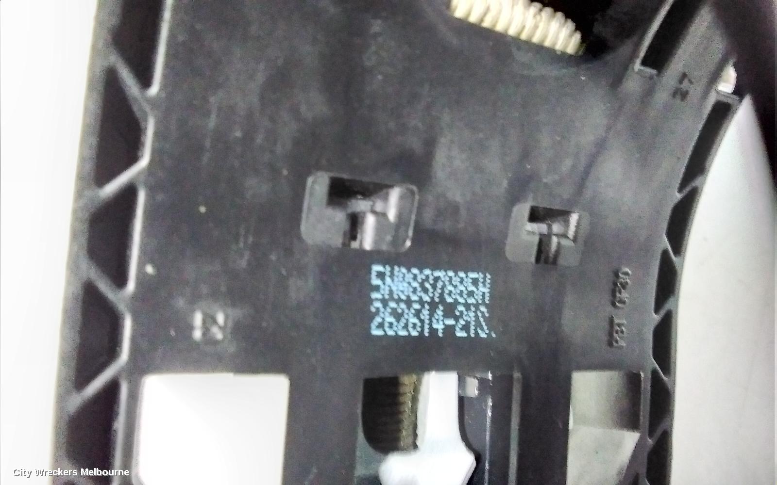 VOLKSWAGEN AMAROK DOOR HANDLE, OUTER, RH FRONT, COLOUR CODED, 2H, 12/2010 ONWARDS