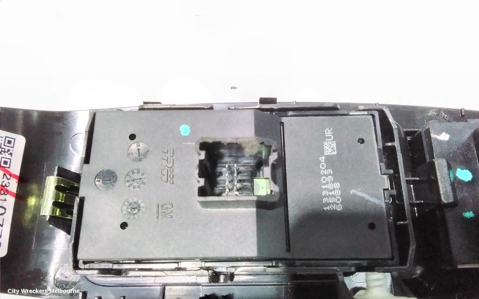 HOLDEN MALIBU PWR DR WIND SWITCH, RH FRONT (MASTER SWITCH), V300, 04/2013 - 12/2017
