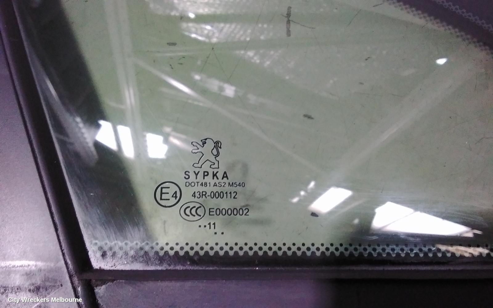 PEUGEOT 508 RIGHT FRONT 1/4 DOOR GLASS, 07/2011 - 12/2017