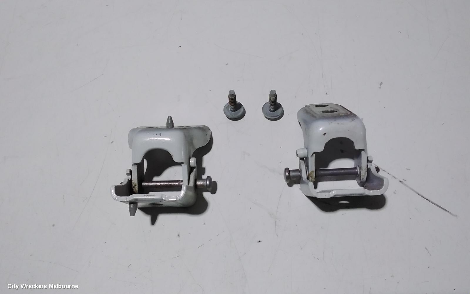 PEUGEOT 508 DOOR HINGE/RUNNER, 07/2011 - 12/2017