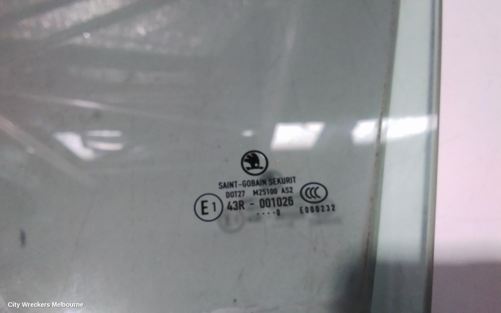 SKODA SUPERB LEFT FRONT DOOR WINDOW, 3T, STANDARD TYPE, 03/2009 - 12/2015