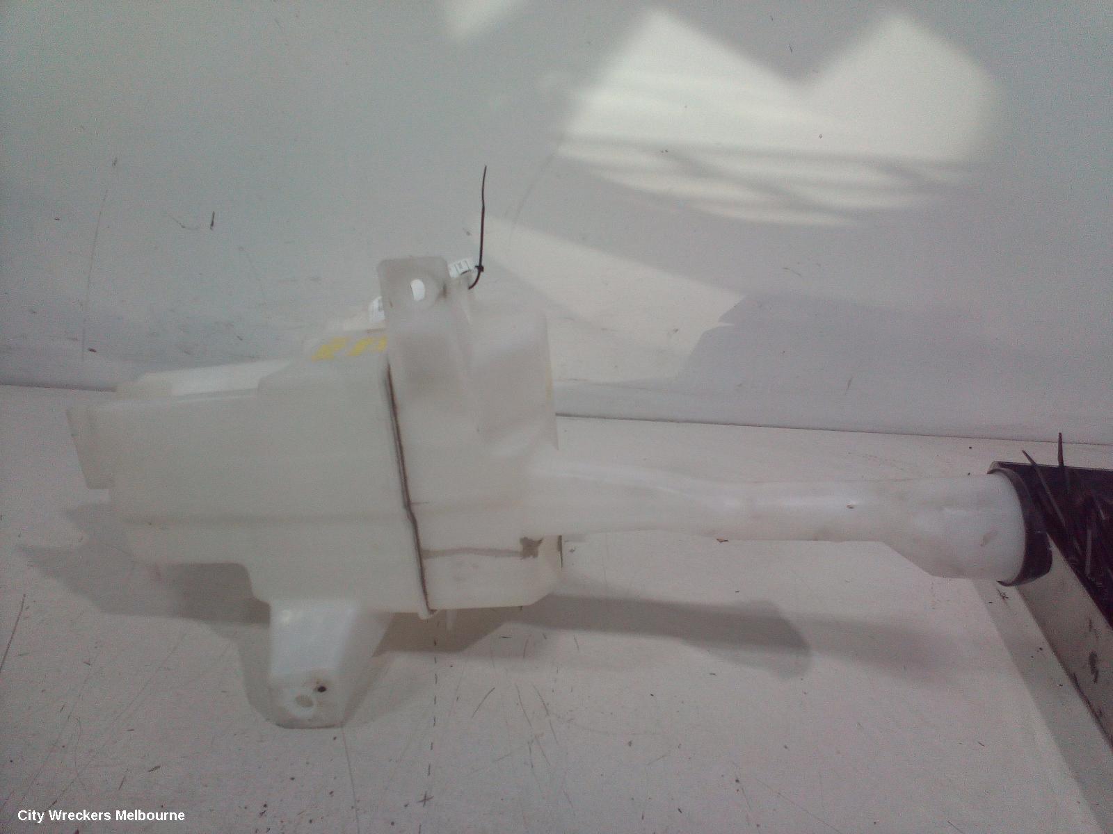 TOYOTA CAMRY WASHER BOTTLE, ACV40/AHV40, 06/2006 - 11/2011