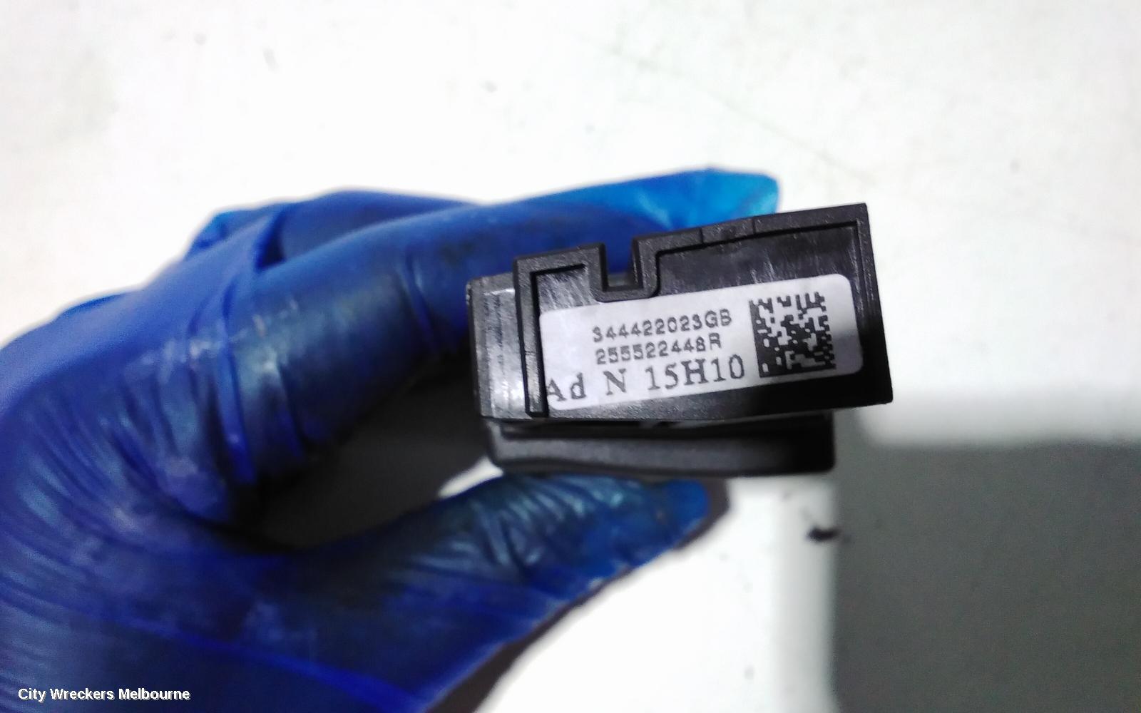 MITSUBISHI EXPRESS, SN, 03/2020 - 12/2022, 255522448R  ELECTRONIC MODULE DACIA LODGY : 103275