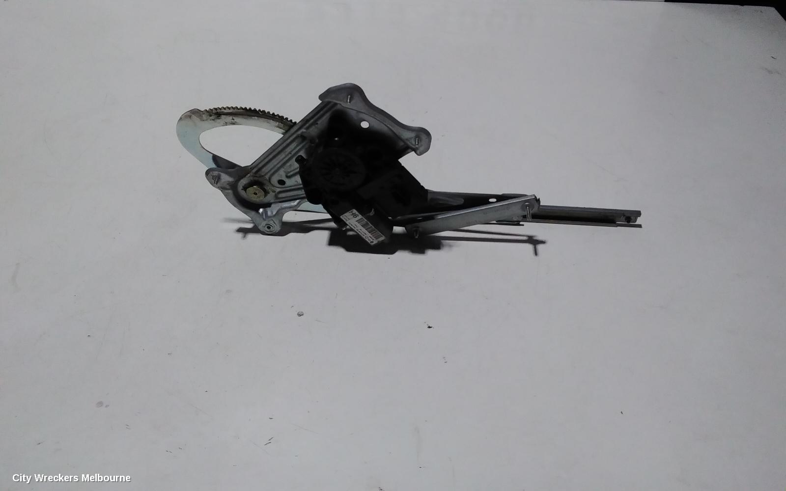 RENAULT FLUENCE LEFT FRONT WINDOW REG/MOTOR, X38 09/2010 - 01/2016