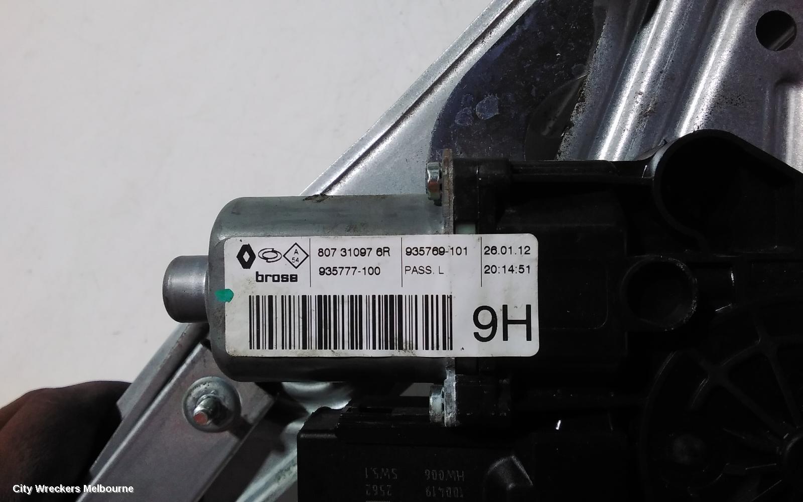RENAULT FLUENCE LEFT FRONT WINDOW REG/MOTOR, X38 09/2010 - 01/2016