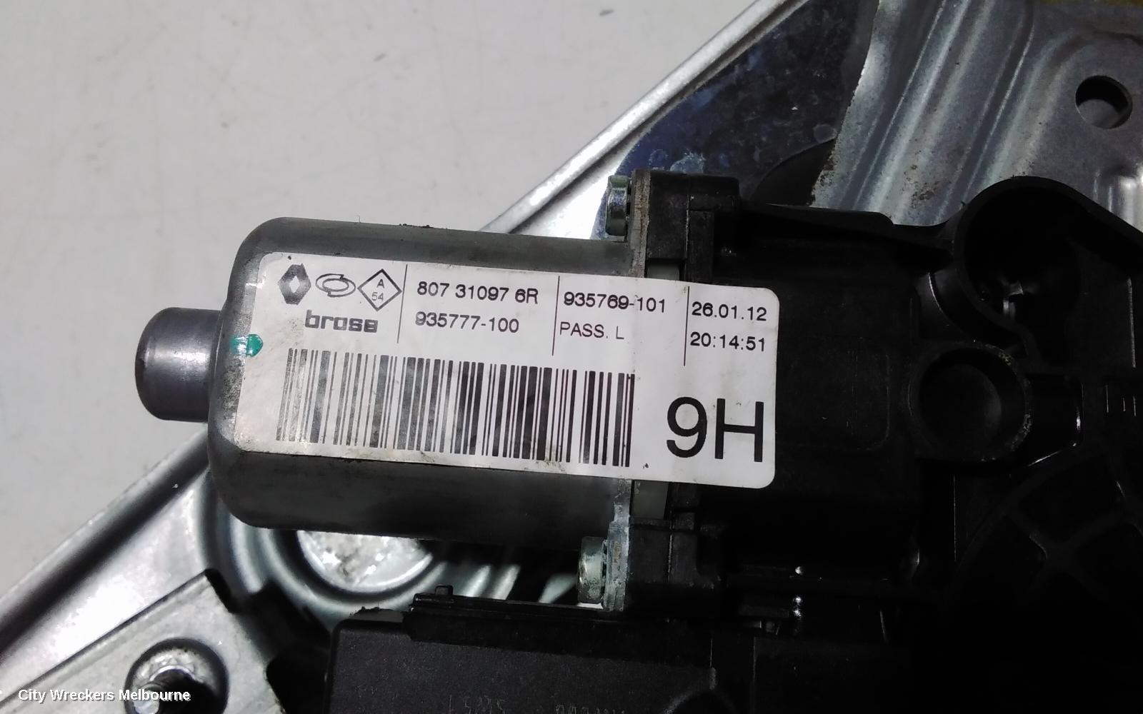 RENAULT FLUENCE LEFT FRONT WINDOW REG/MOTOR, X38 09/2010 - 01/2016