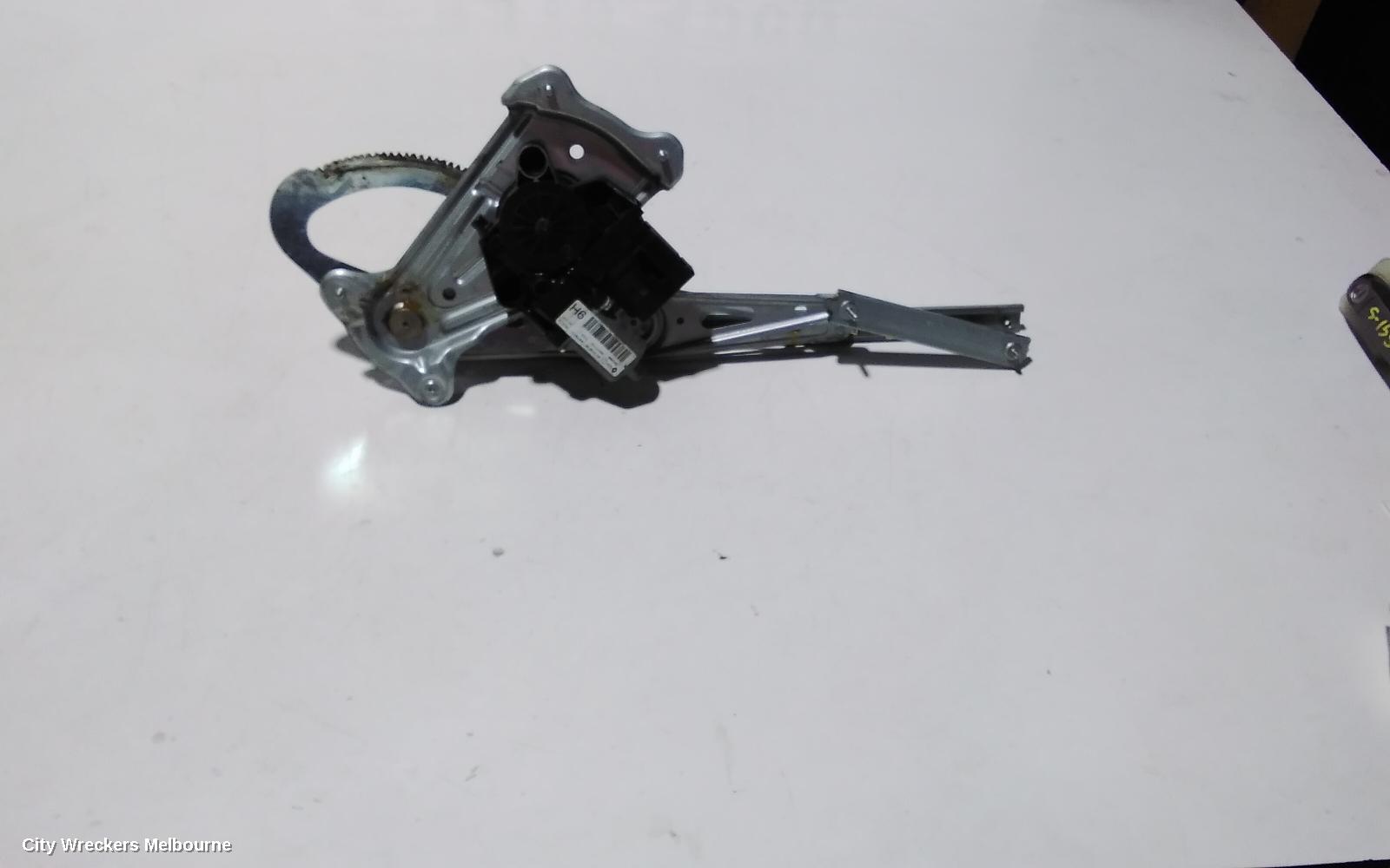 RENAULT FLUENCE LEFT FRONT WINDOW REG/MOTOR, X38 09/2010 - 01/2016