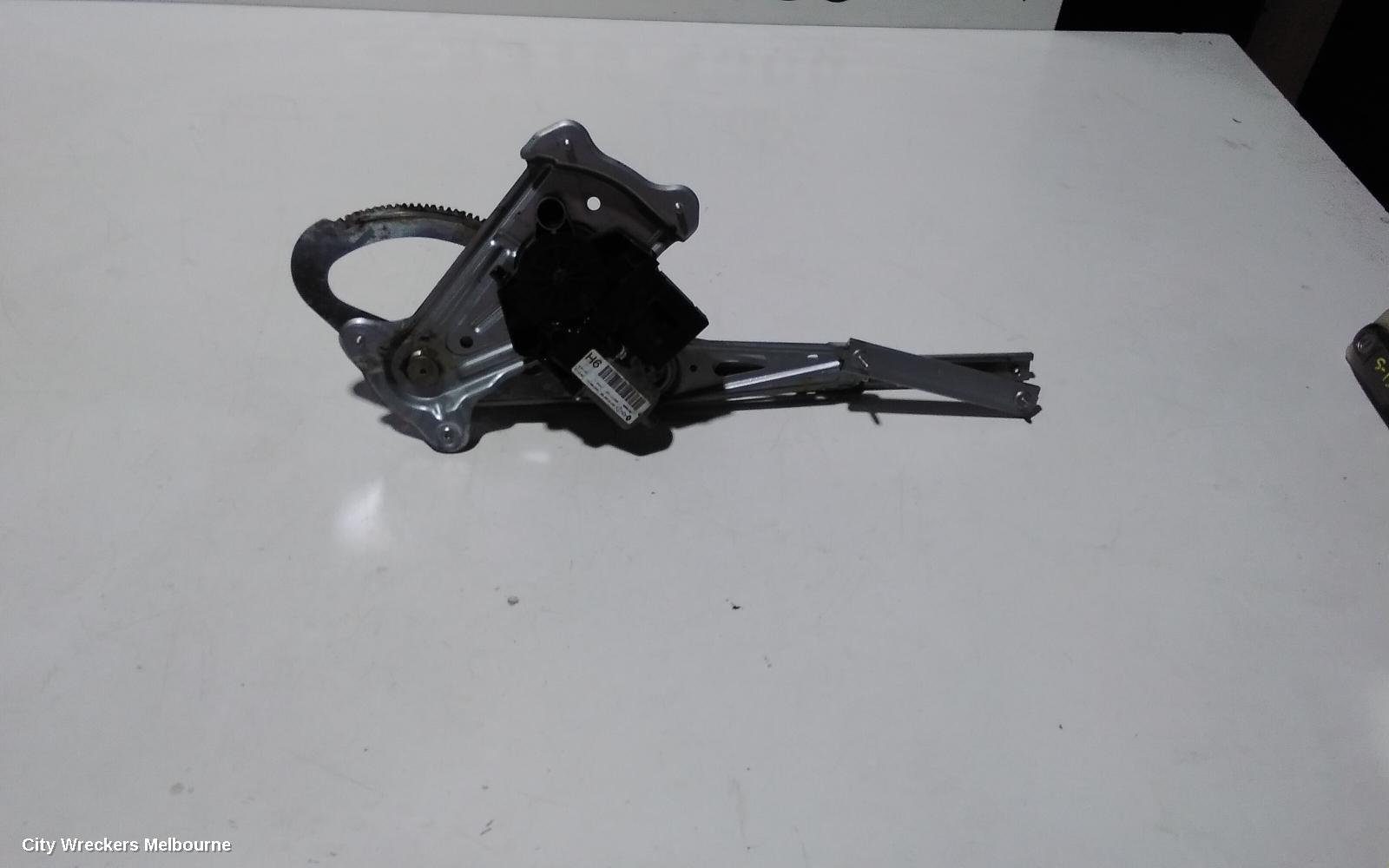 RENAULT FLUENCE LEFT FRONT WINDOW REG/MOTOR, X38 09/2010 - 01/2016