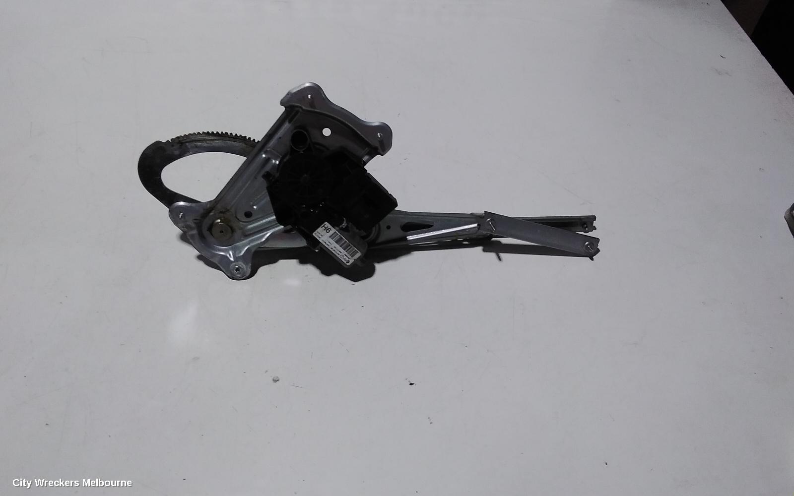 RENAULT FLUENCE LEFT FRONT WINDOW REG/MOTOR, X38 09/2010 - 01/2016