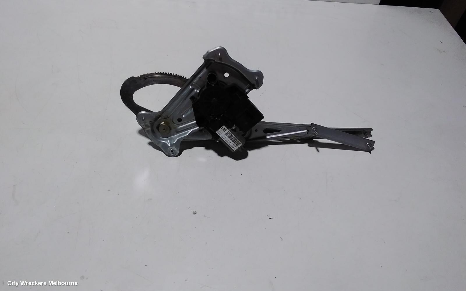 RENAULT FLUENCE LEFT FRONT WINDOW REG/MOTOR, X38 09/2010 - 01/2016