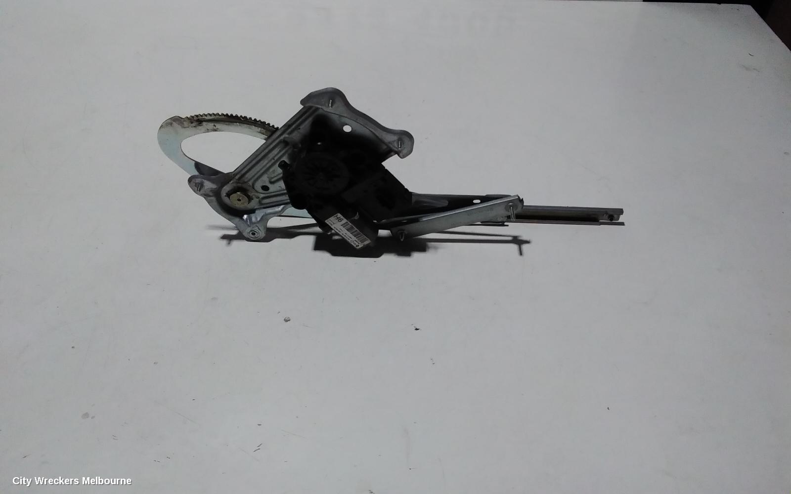RENAULT FLUENCE LEFT FRONT WINDOW REG/MOTOR, X38 09/2010 - 01/2016