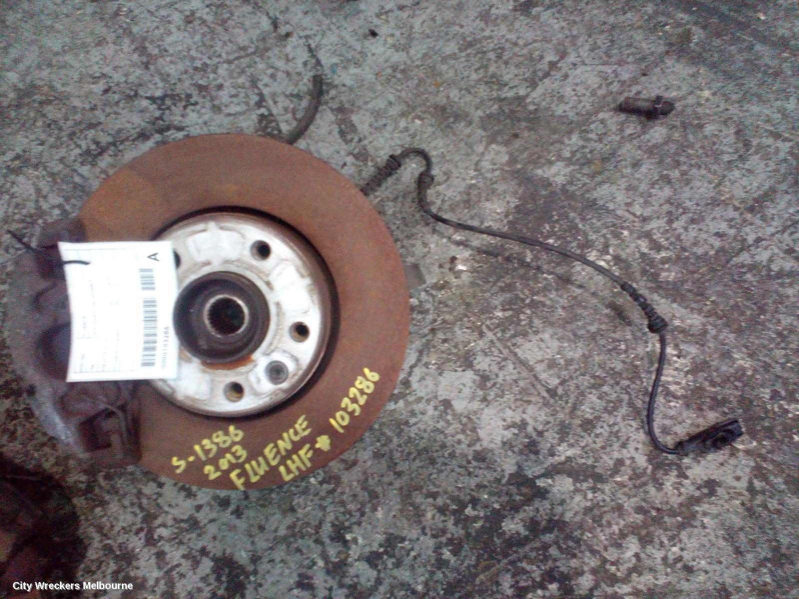 RENAULT FLUENCE LEFT FRONT HUB ASSEMBLY, X38 09/2010 - 01/2016