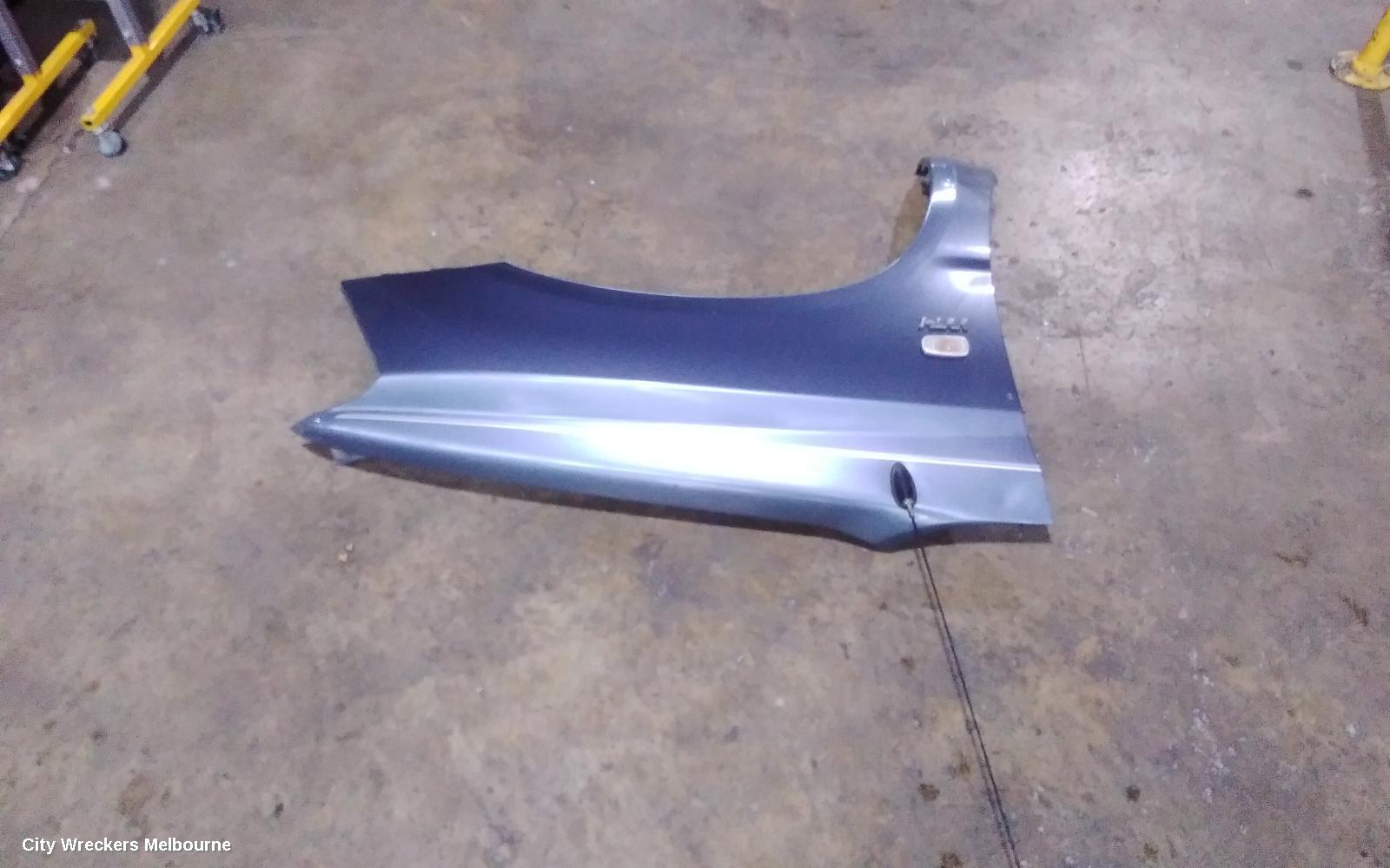 TOYOTA KLUGER RIGHT GUARD, MCU28R, 01/2001 - 04/2007