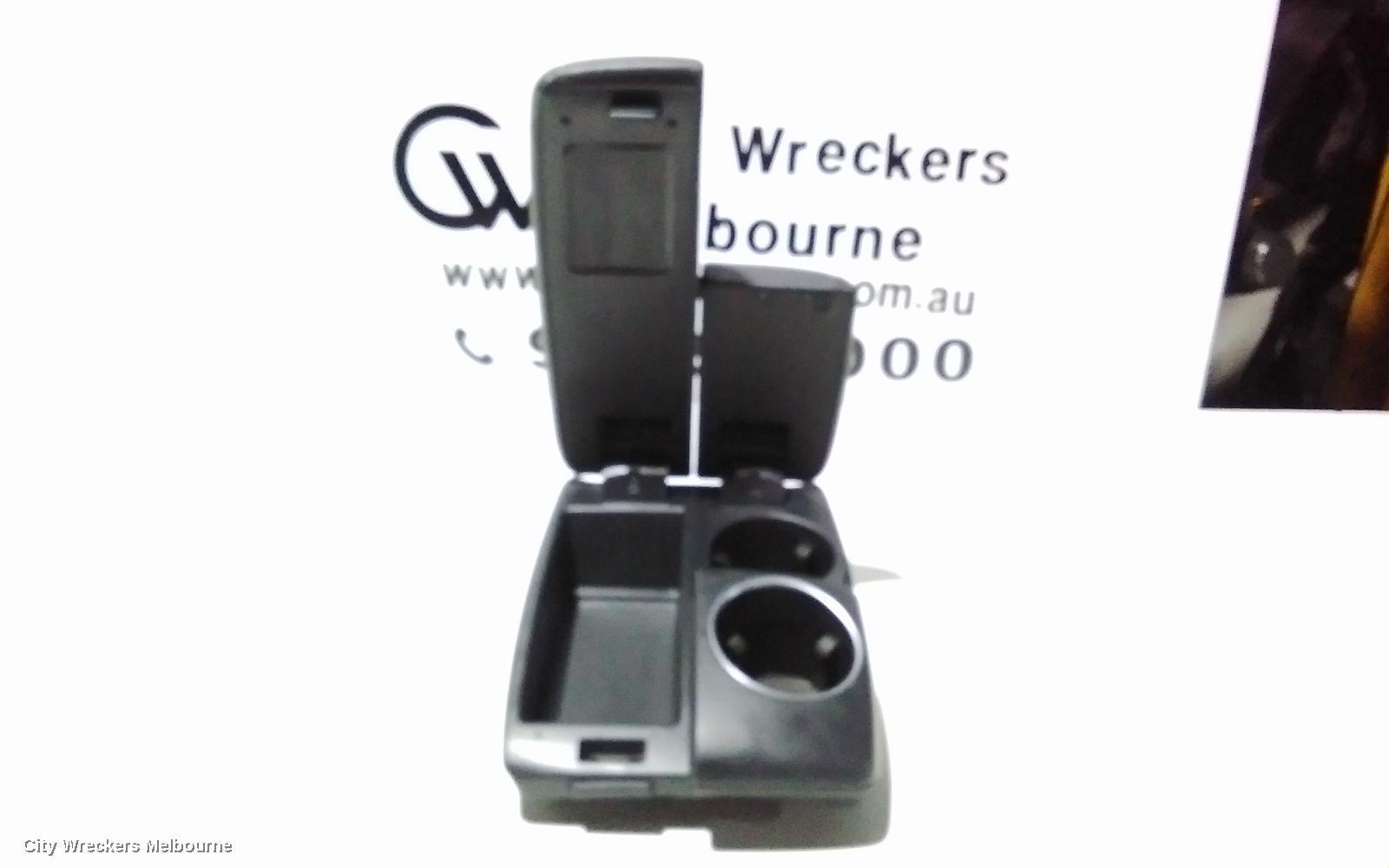 AUDI Q7 CONSOLE, 4L, CENTRE CONSOLE LID ONLY, LEATHER, 09/2006 - 08/2015